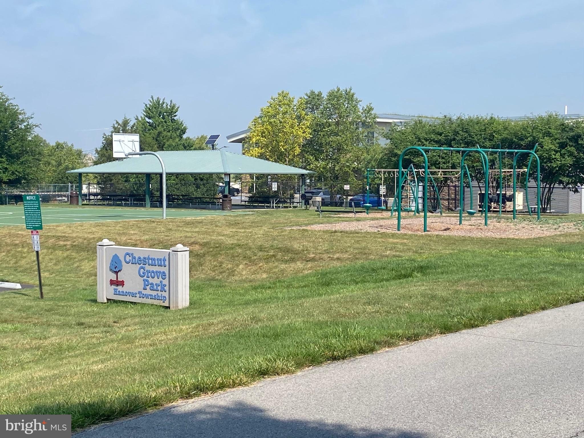 CHESTNUT GROVE - Residential