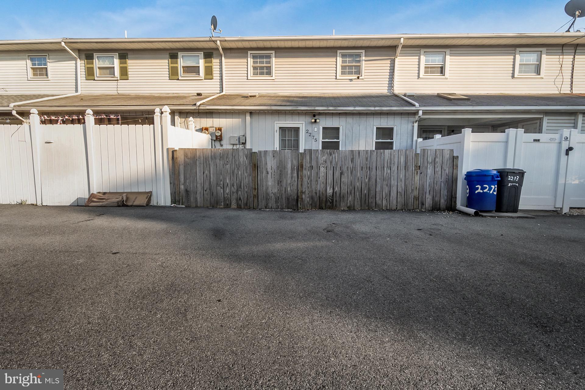 CHESTNUT GROVE - Residential