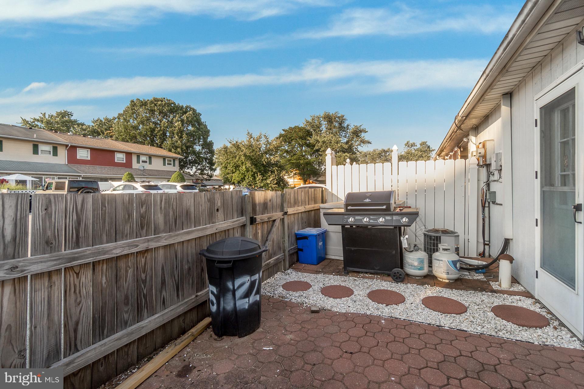 CHESTNUT GROVE - Residential