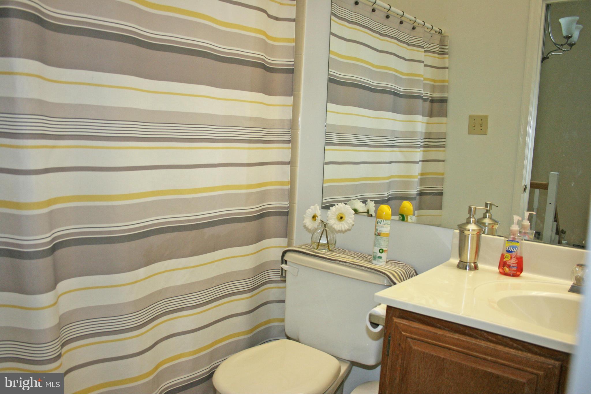 GUNNERS LAKE VILLAGE - Residential Lease