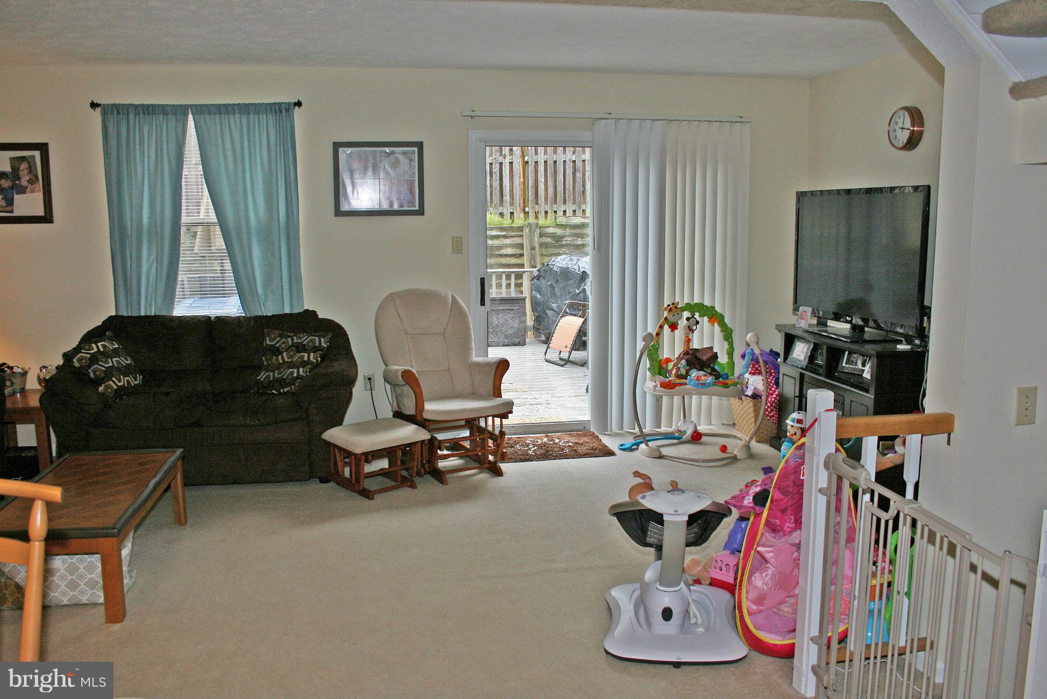 GUNNERS LAKE VILLAGE - Residential Lease