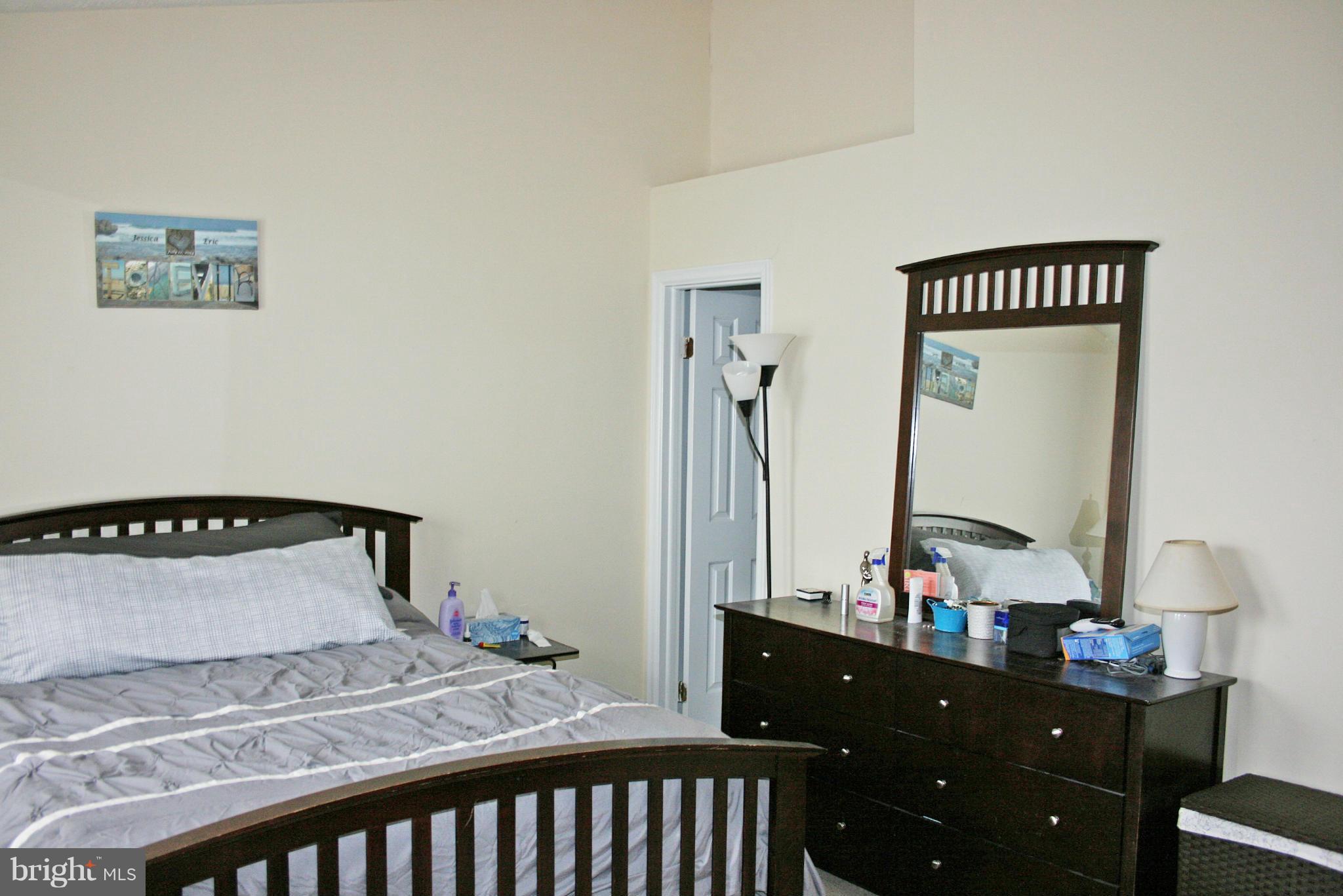 GUNNERS LAKE VILLAGE - Residential Lease