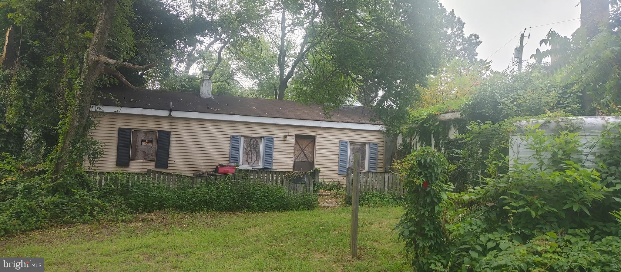 Two unit duplex. first is two bedroom one bath home. second is a one bedroom one bath home.
Plus included is a  822 sqft clubroom or storage with a bathroom.  Nice area for entertaining. Or maybe home business. Check with AA county you may be able to make it in to third home. Comes with water access and boat ramp. Plenty of parking for your boats, RV or other vehicles. Needs Rehab