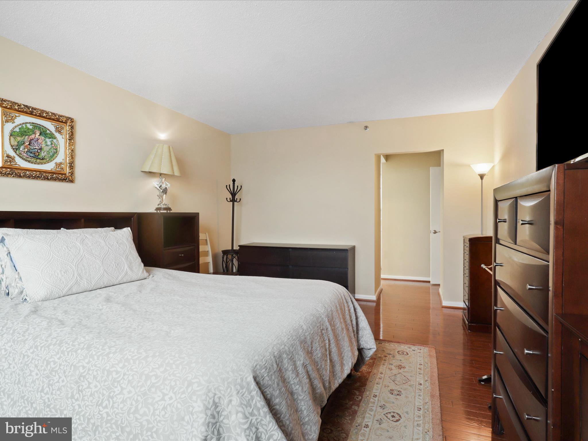 SKYLINE SQUARE CONDO - Residential