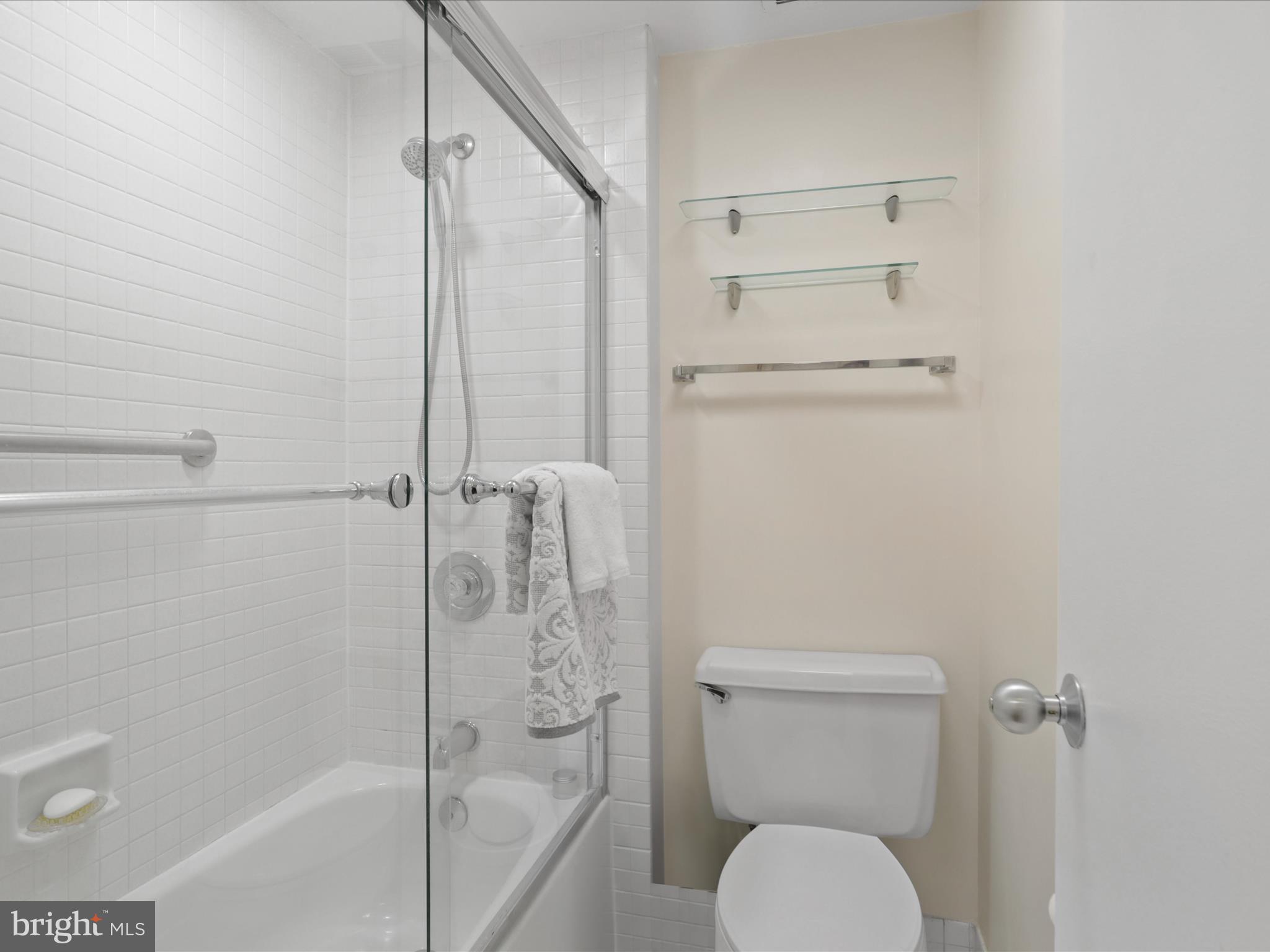 SKYLINE SQUARE CONDO - Residential