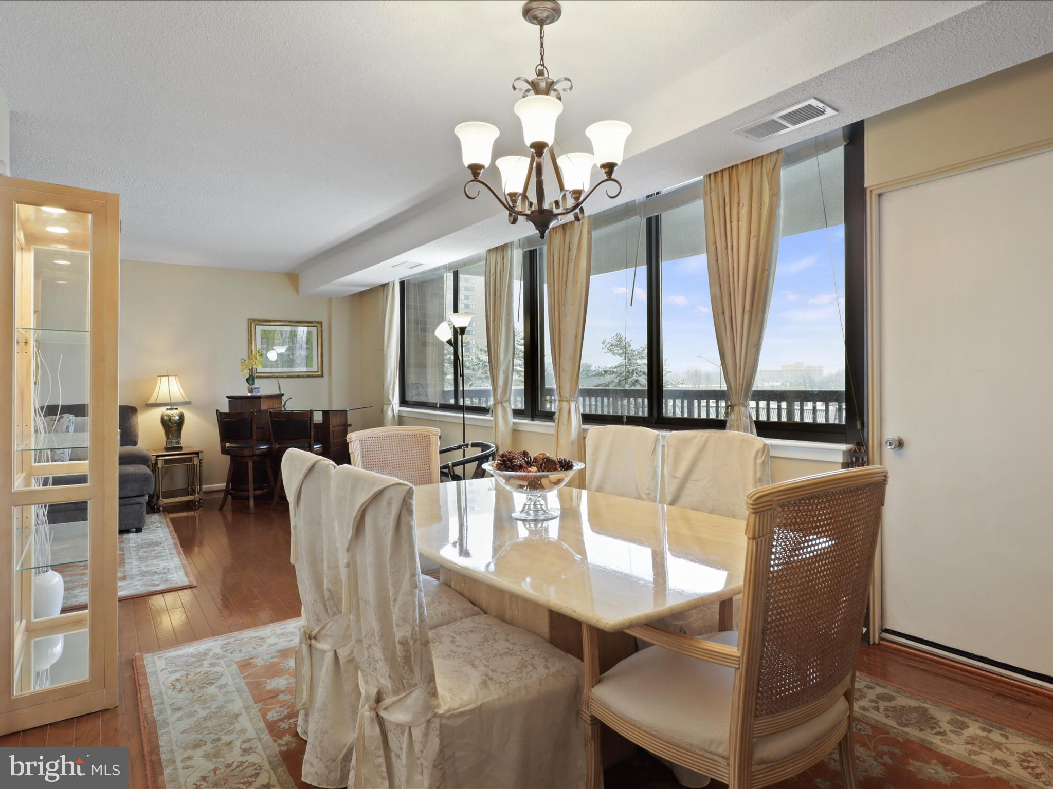 SKYLINE SQUARE CONDO - Residential