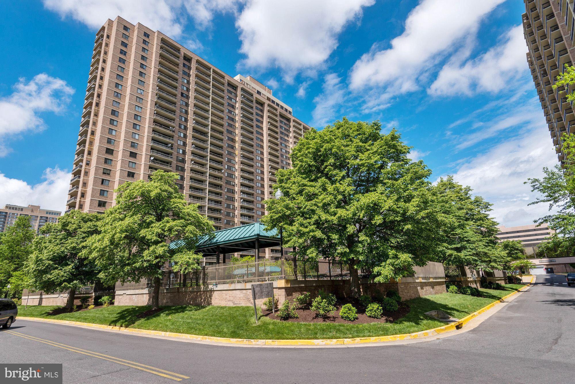 SKYLINE SQUARE CONDO - Residential