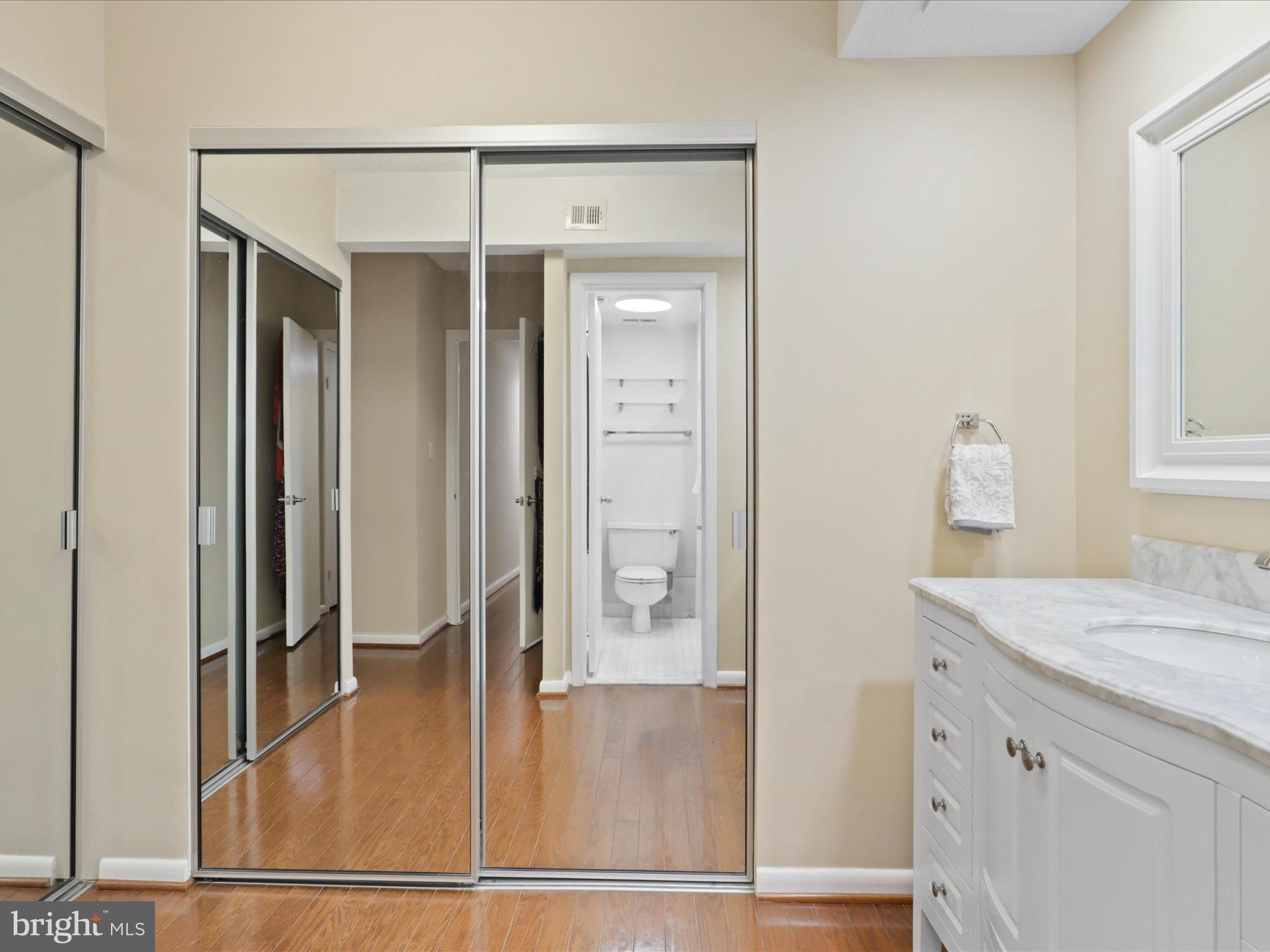 SKYLINE SQUARE CONDO - Residential