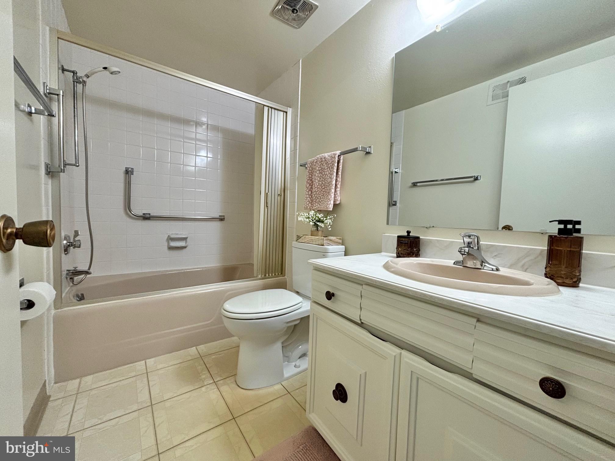 LEISURE WORLD - Residential