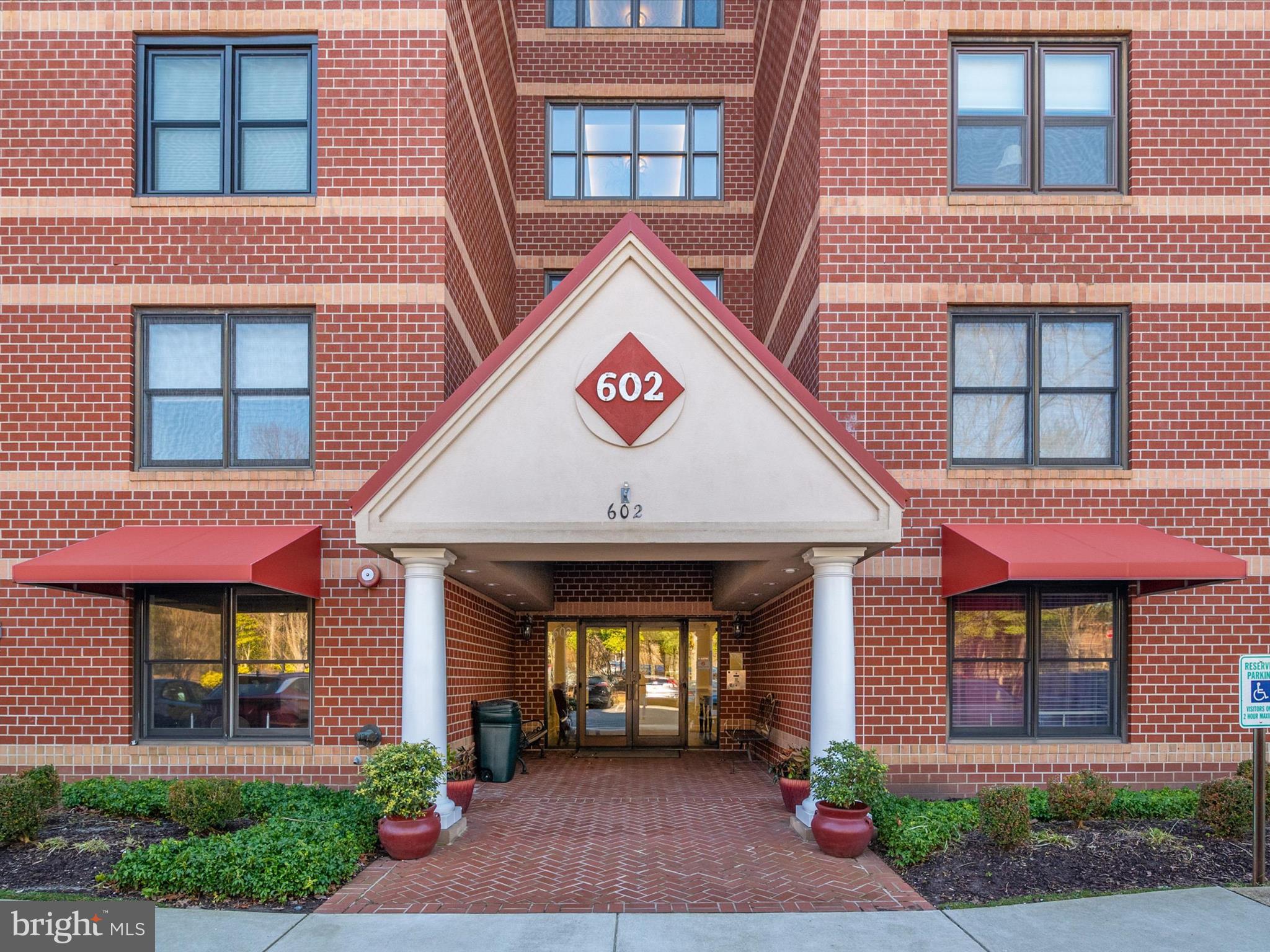 MCKINSEY PARK - Residential