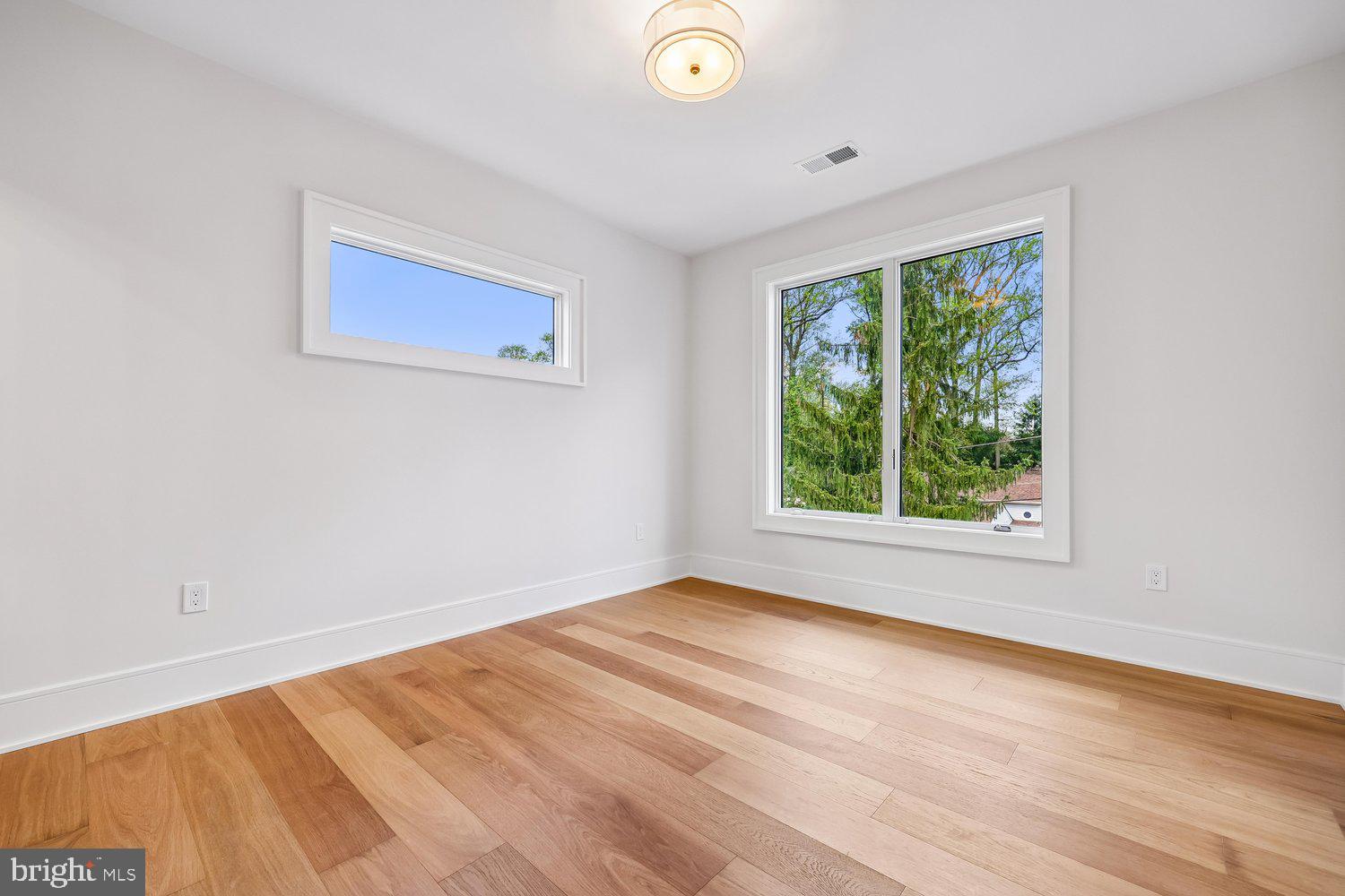 OAKLAND TERRACE - Residential
