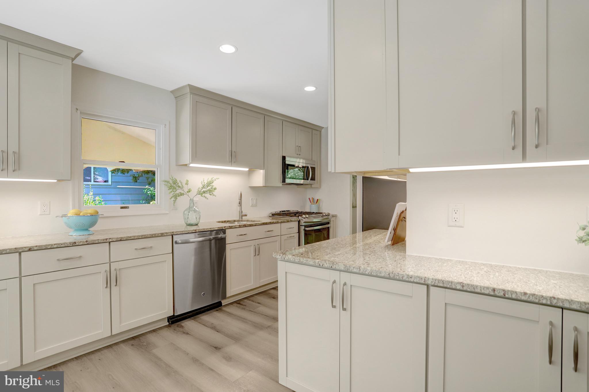 CANTERBURY WOODS - Residential