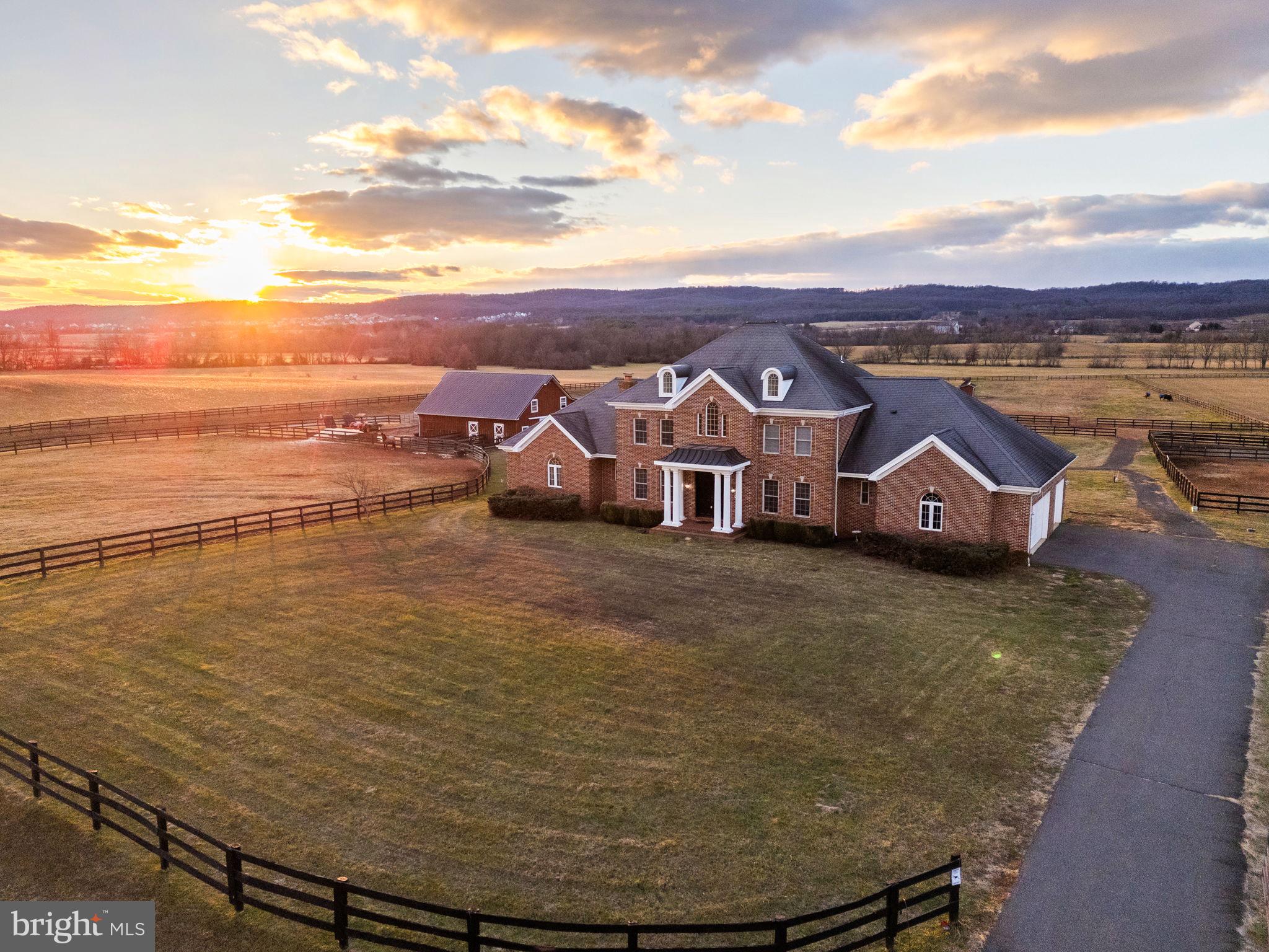 LEE'S CROSSING - Residential
