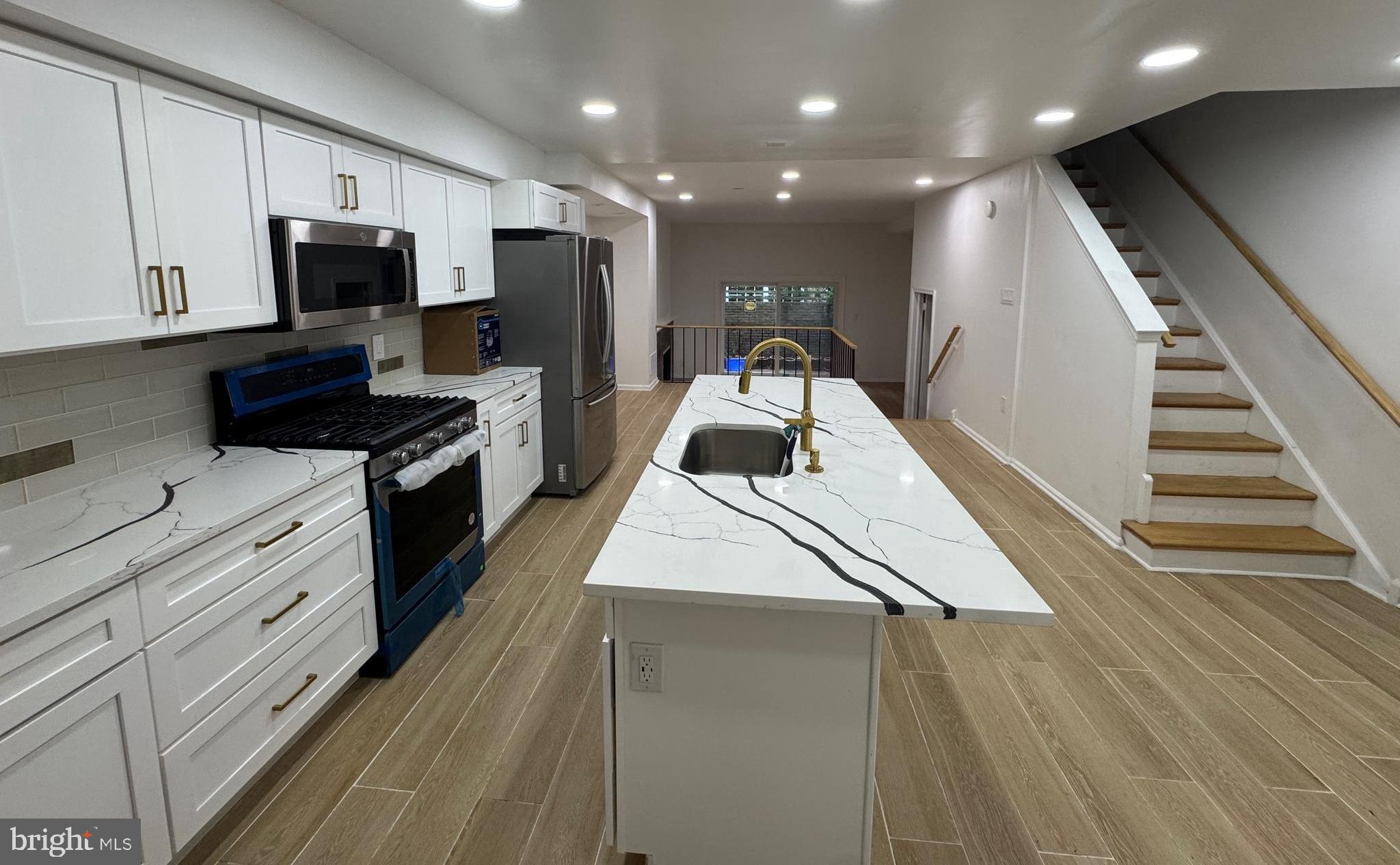 SOCIETY HILL - Residential Lease