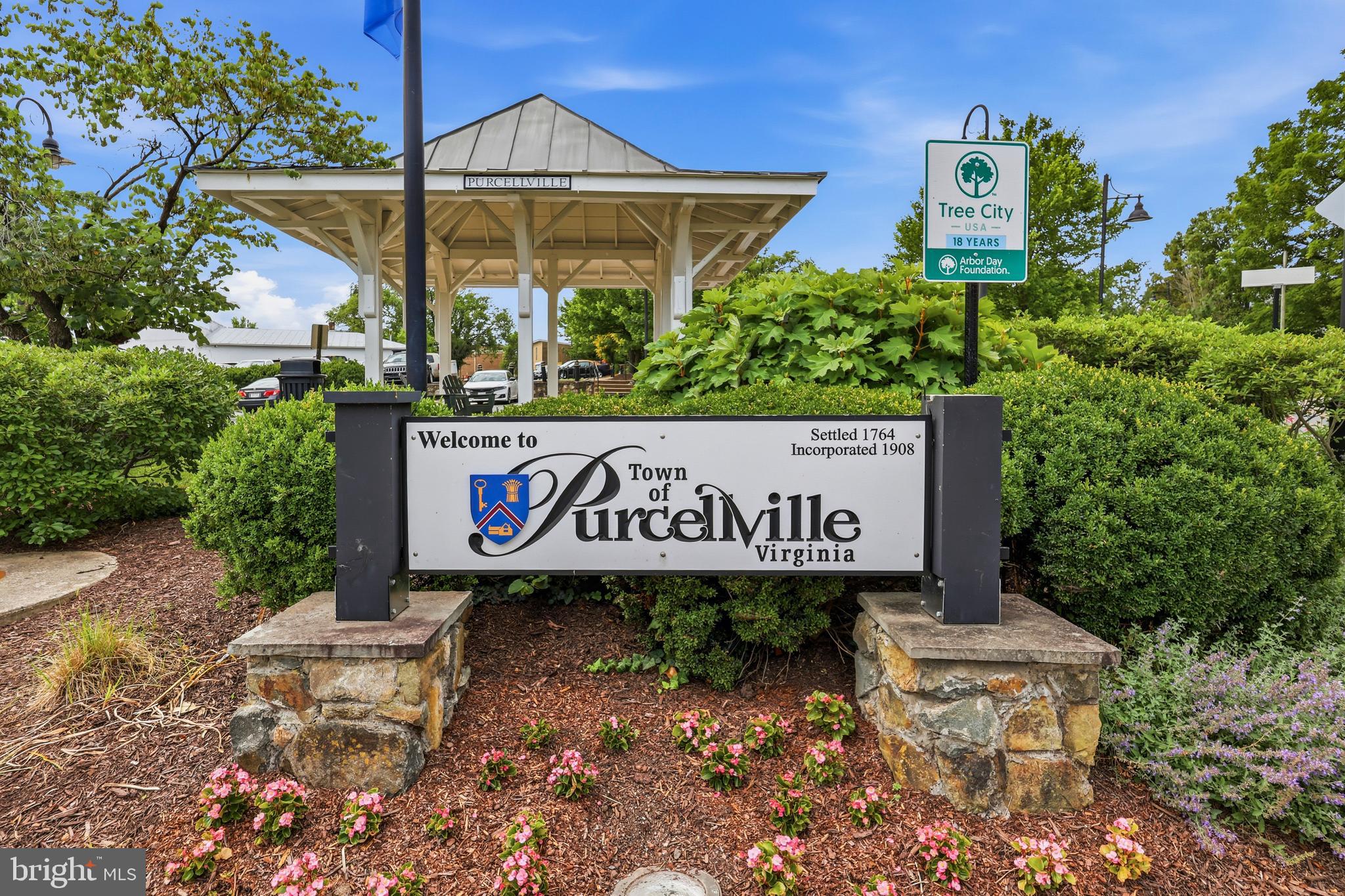 VILLAGES OF PURCELLVILLE - Residential