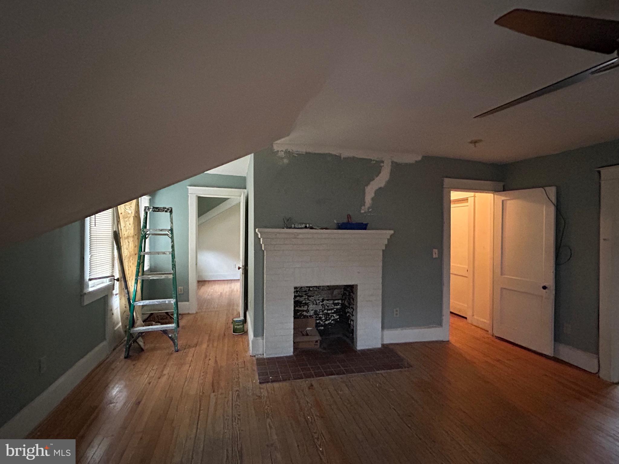 WEST SIDE - Residential