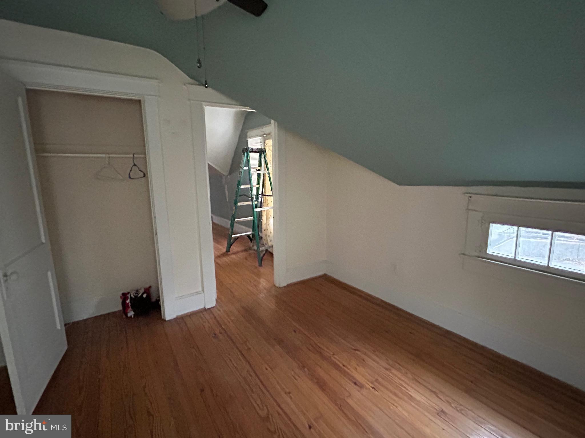 WEST SIDE - Residential
