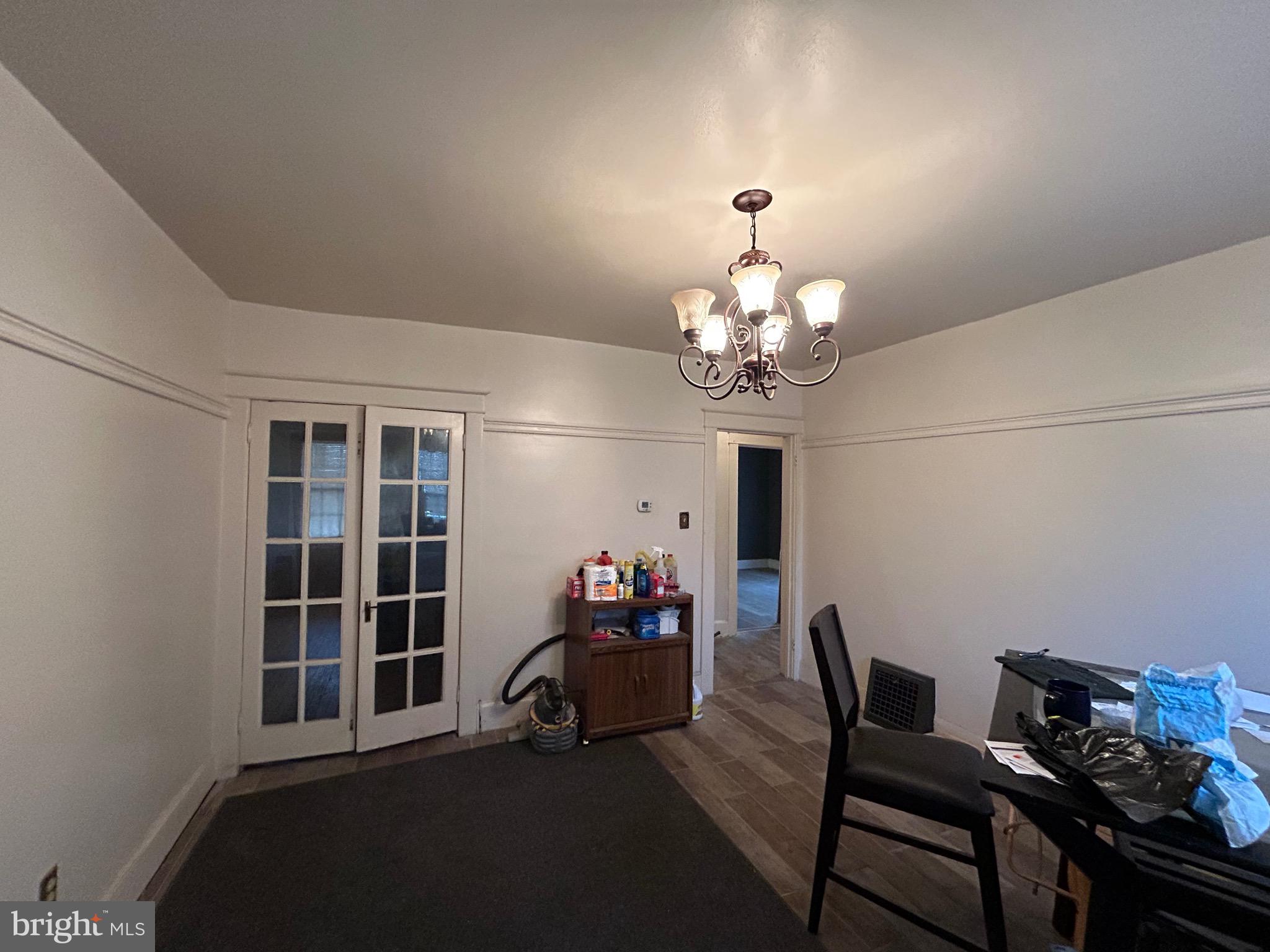 WEST SIDE - Residential