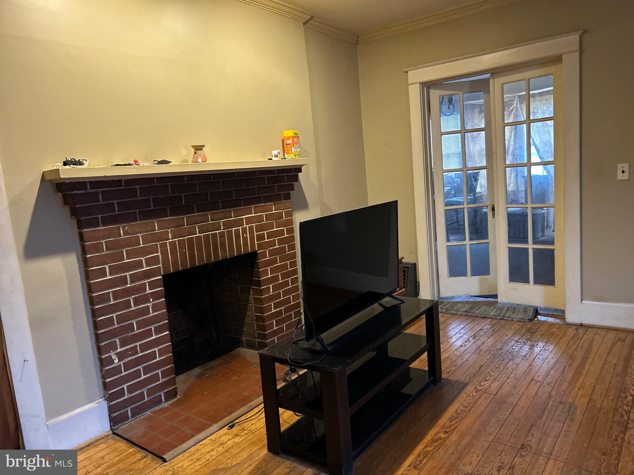 WEST SIDE - Residential