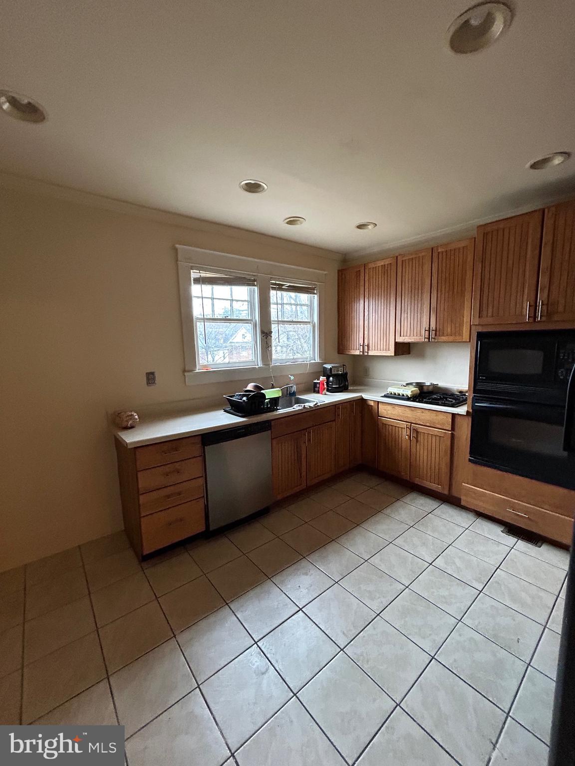 WEST SIDE - Residential