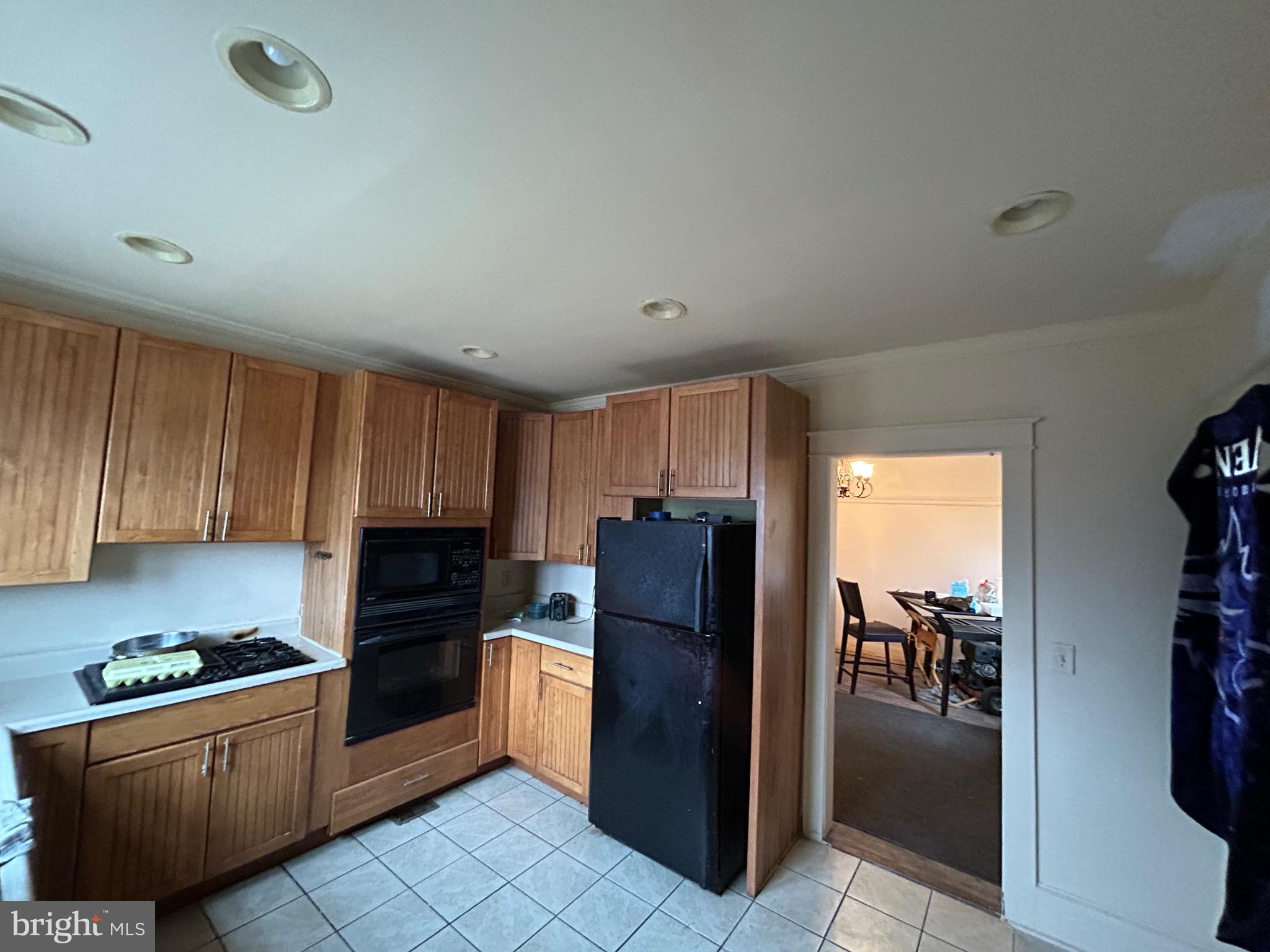 WEST SIDE - Residential