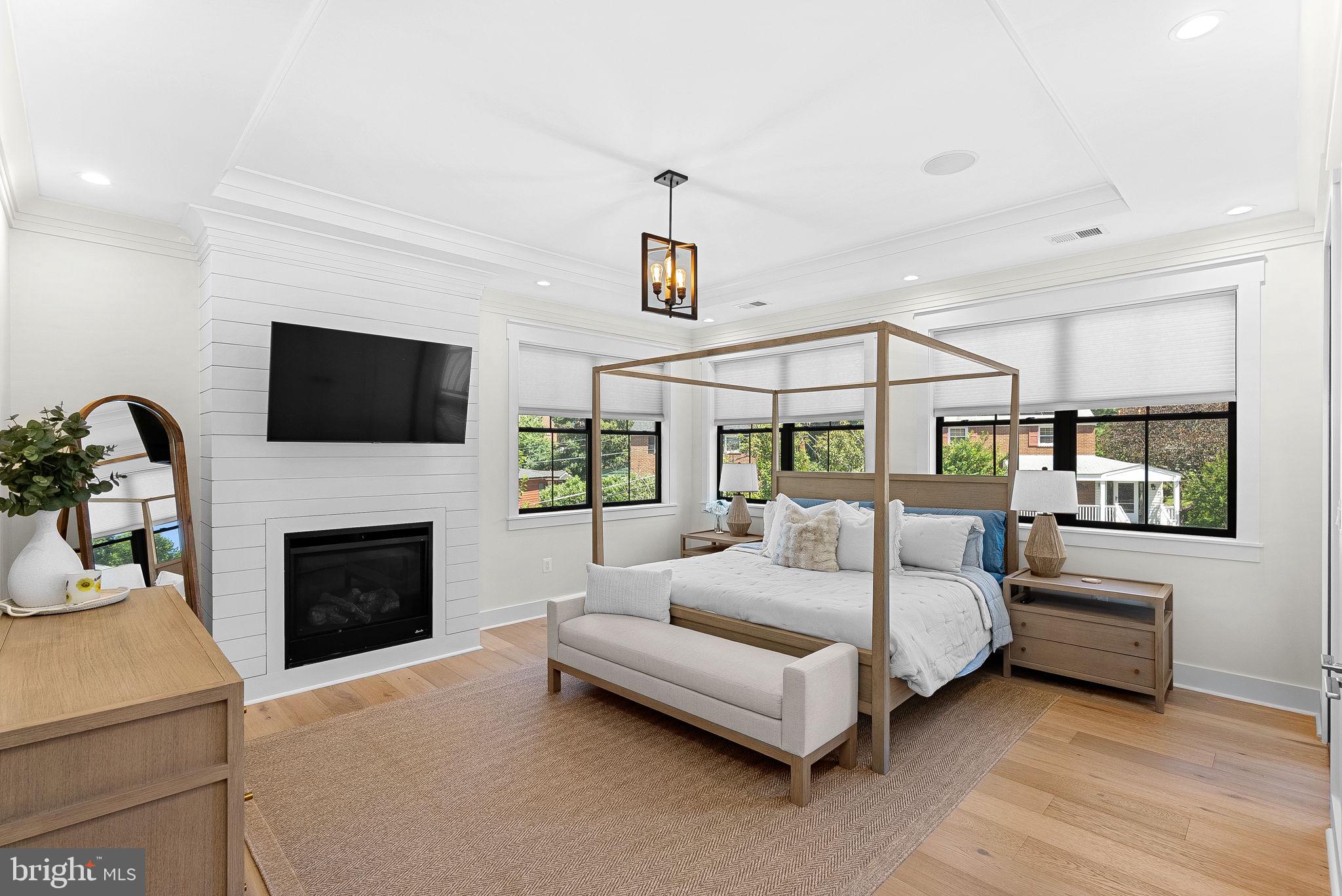 ARLINGTON FOREST - Residential