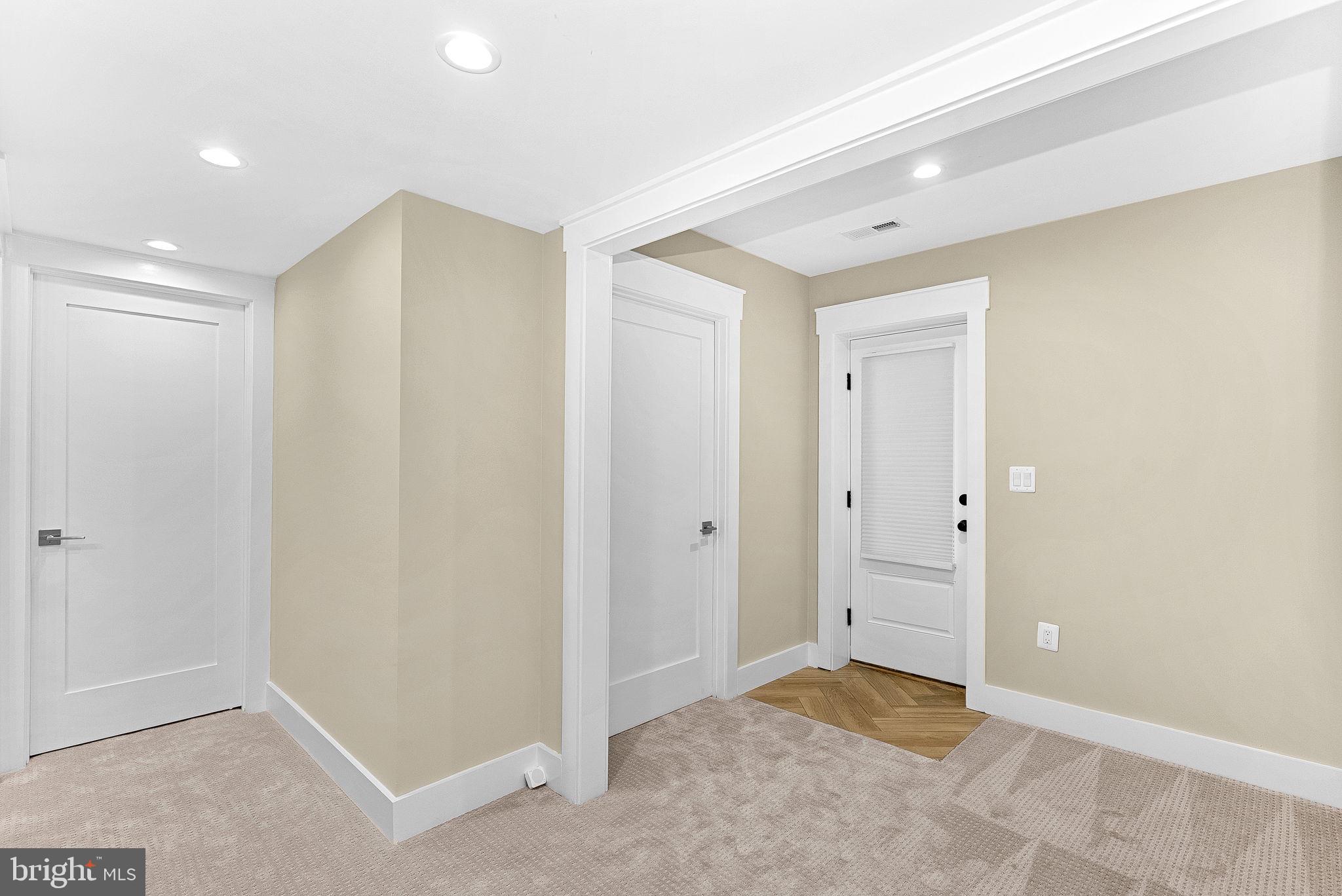 ARLINGTON FOREST - Residential
