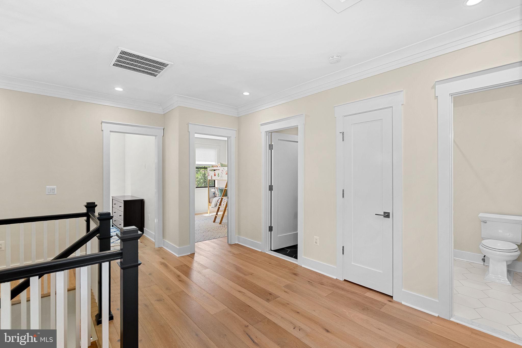 ARLINGTON FOREST - Residential
