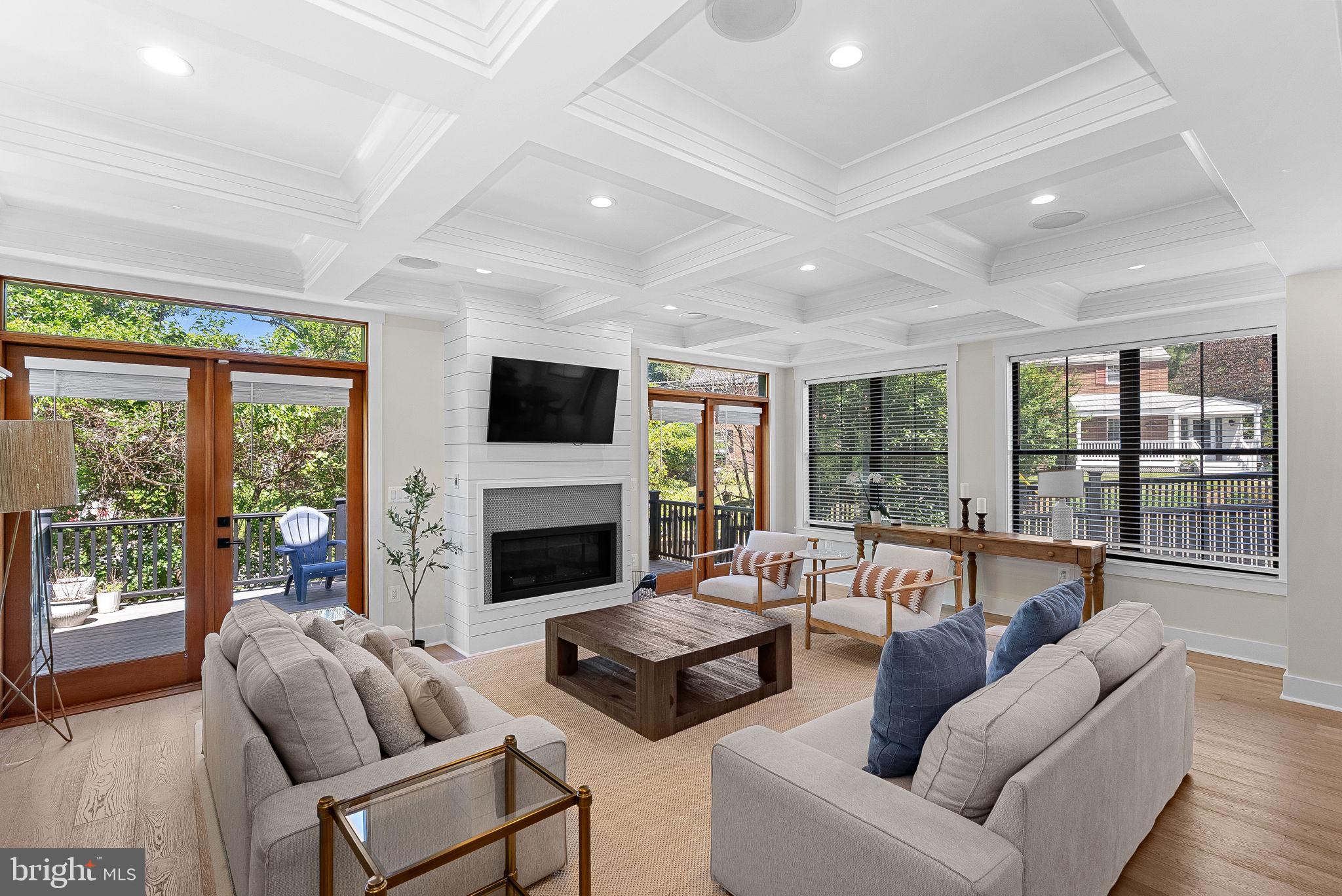 ARLINGTON FOREST - Residential