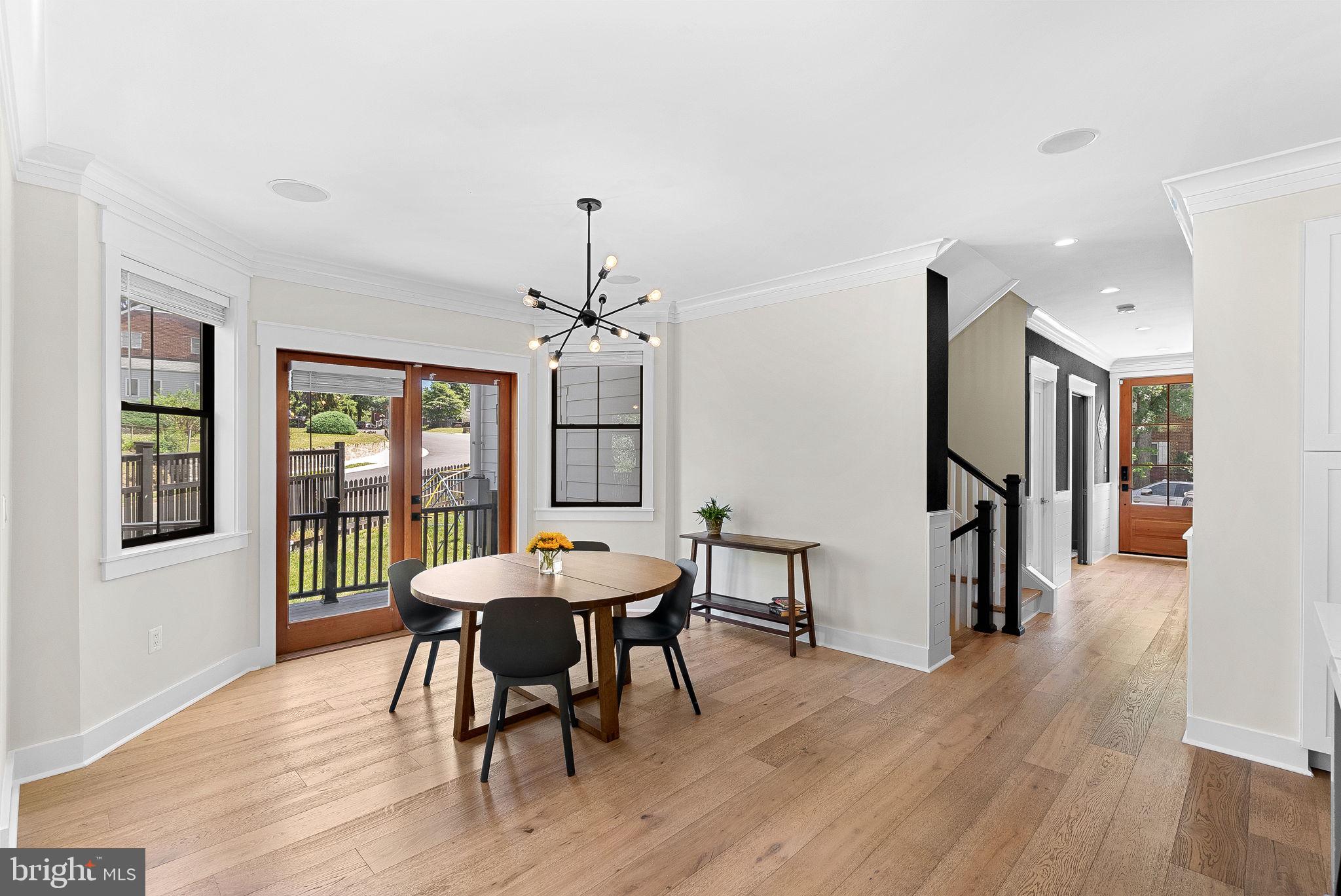 ARLINGTON FOREST - Residential