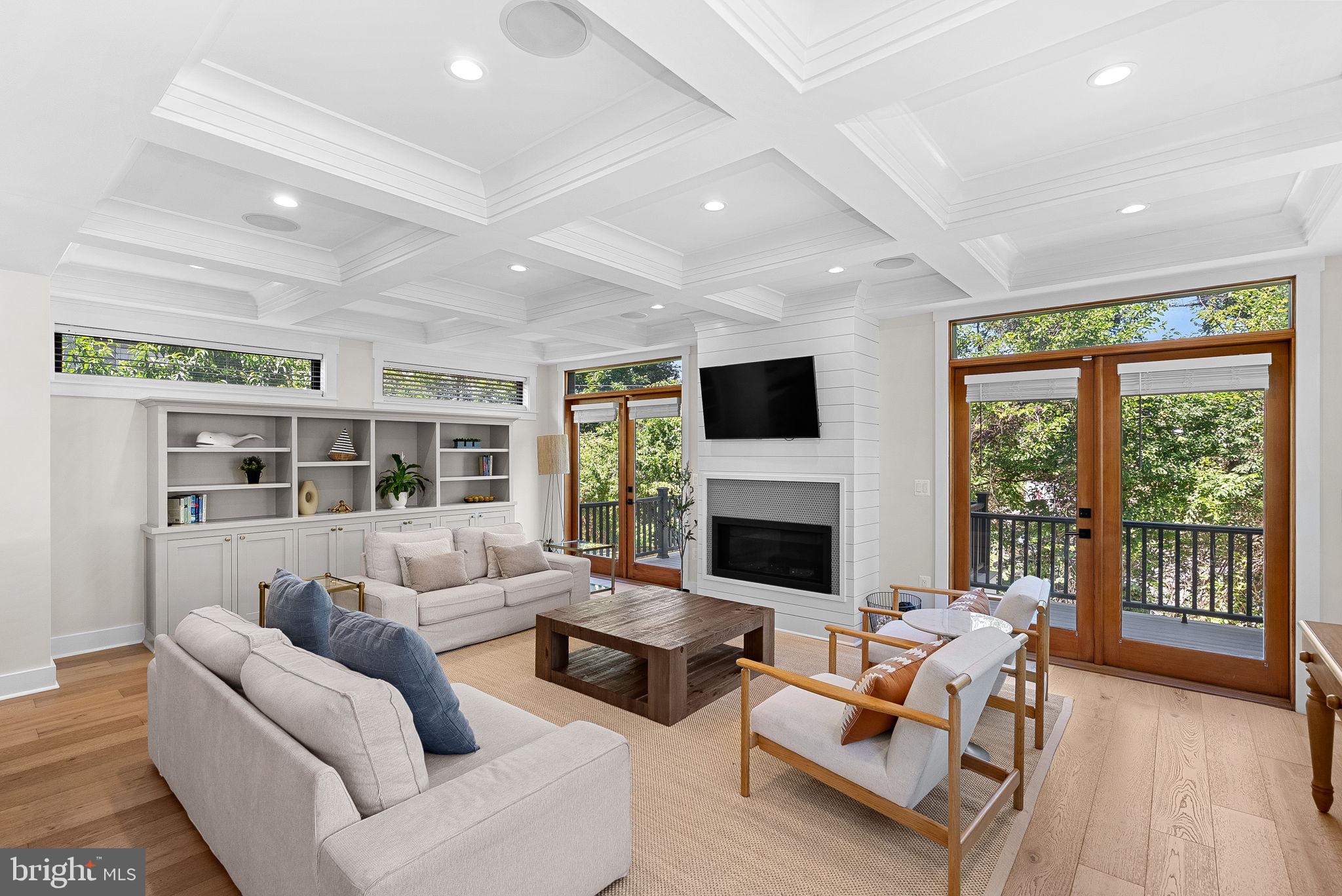 ARLINGTON FOREST - Residential