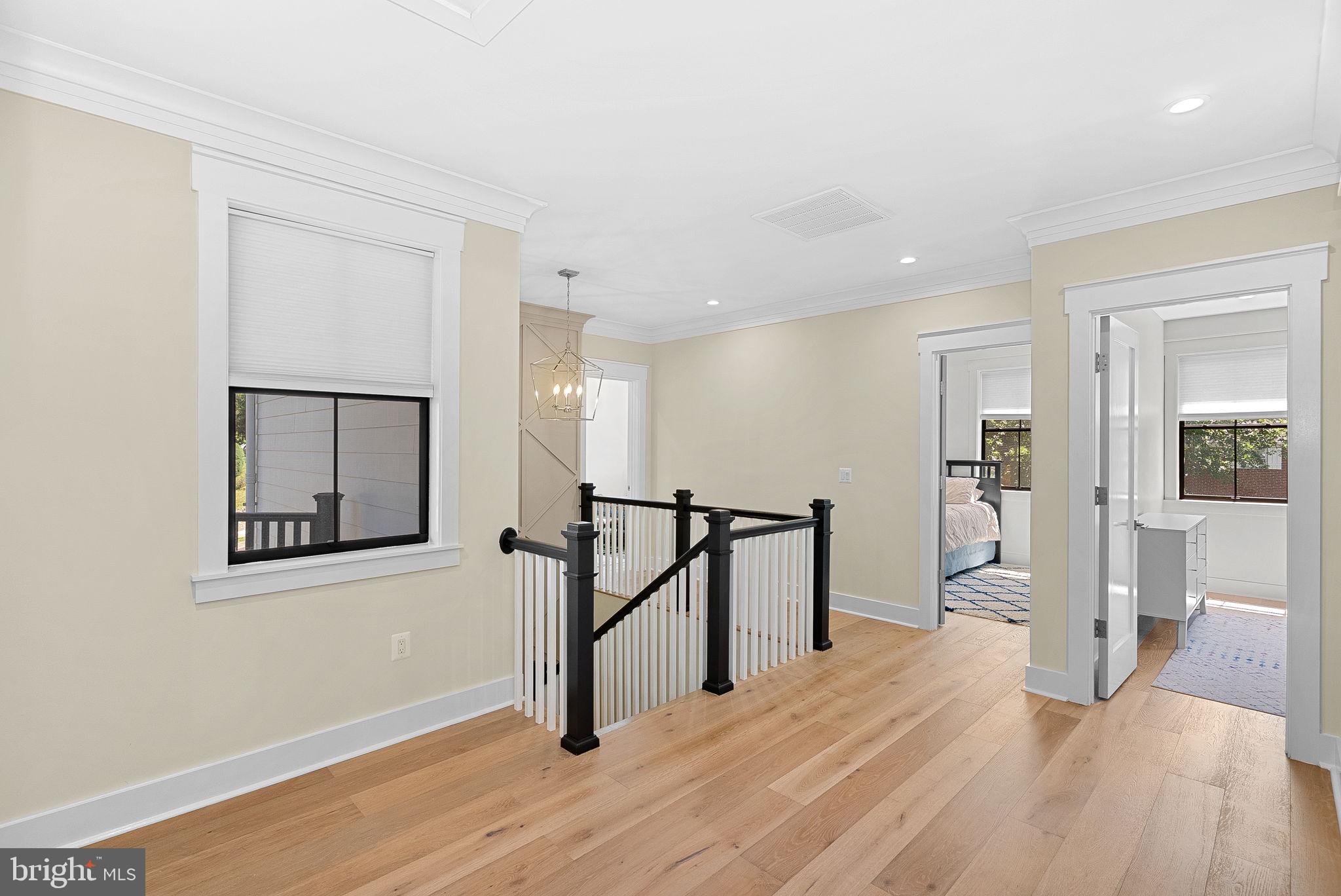 ARLINGTON FOREST - Residential