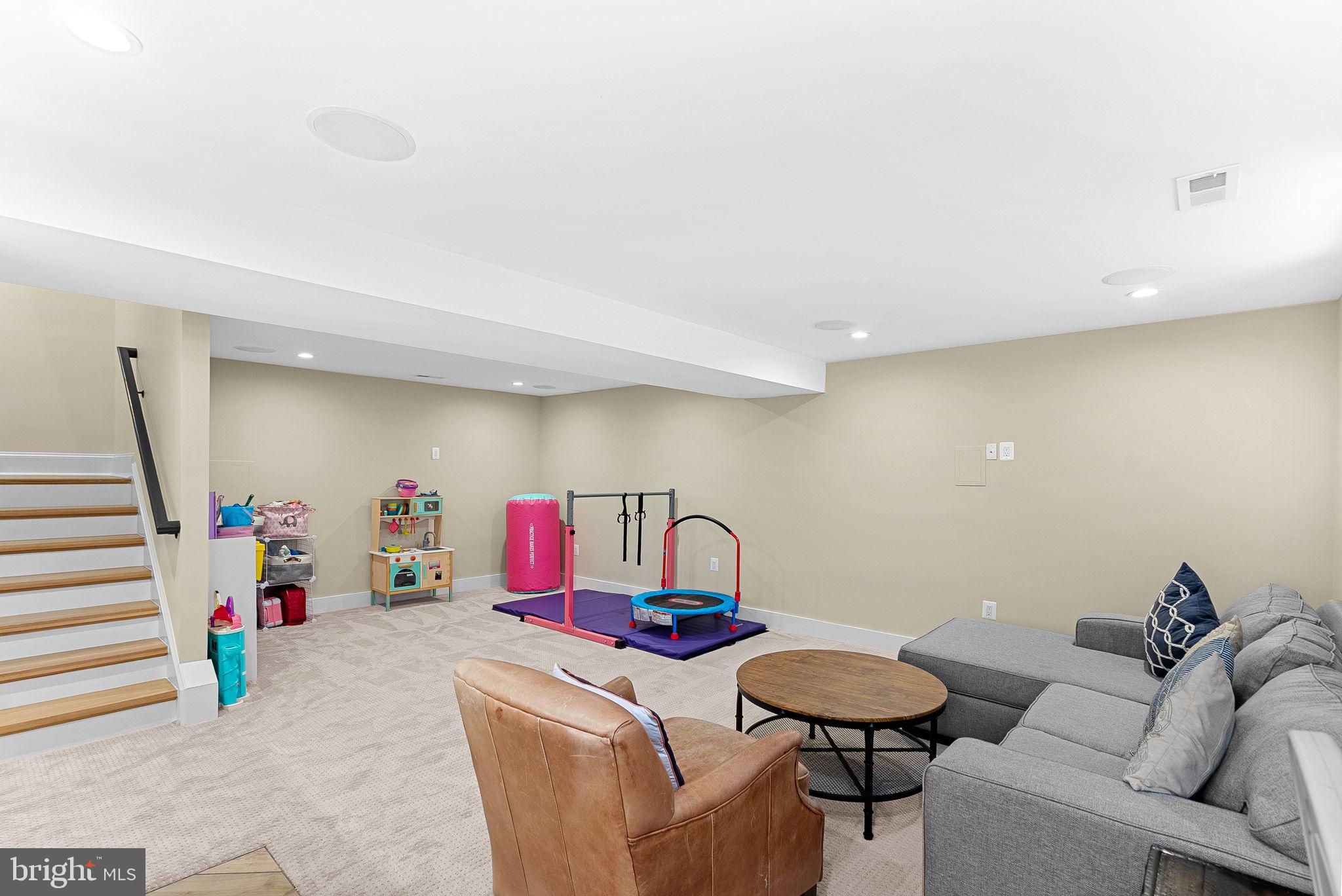 ARLINGTON FOREST - Residential