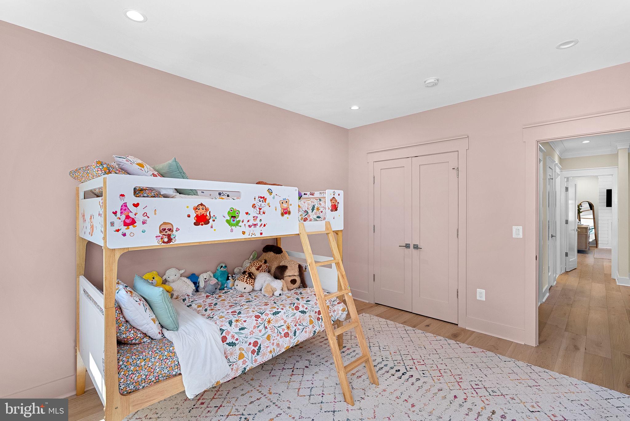 ARLINGTON FOREST - Residential