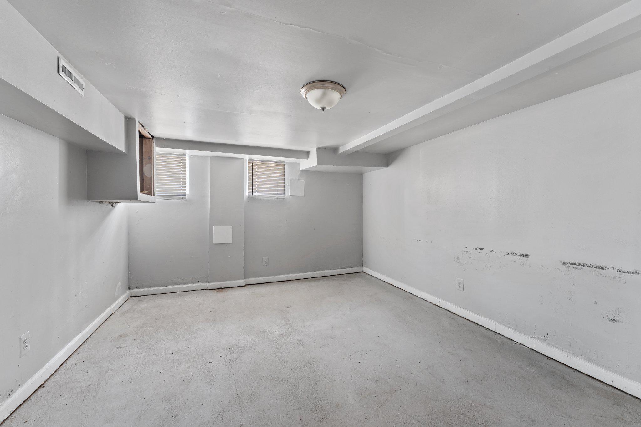 BROADWAY EAST - Residential