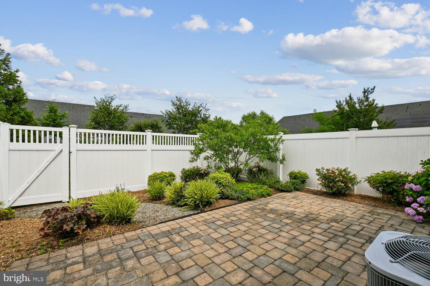 TWO RIVERS - Residential