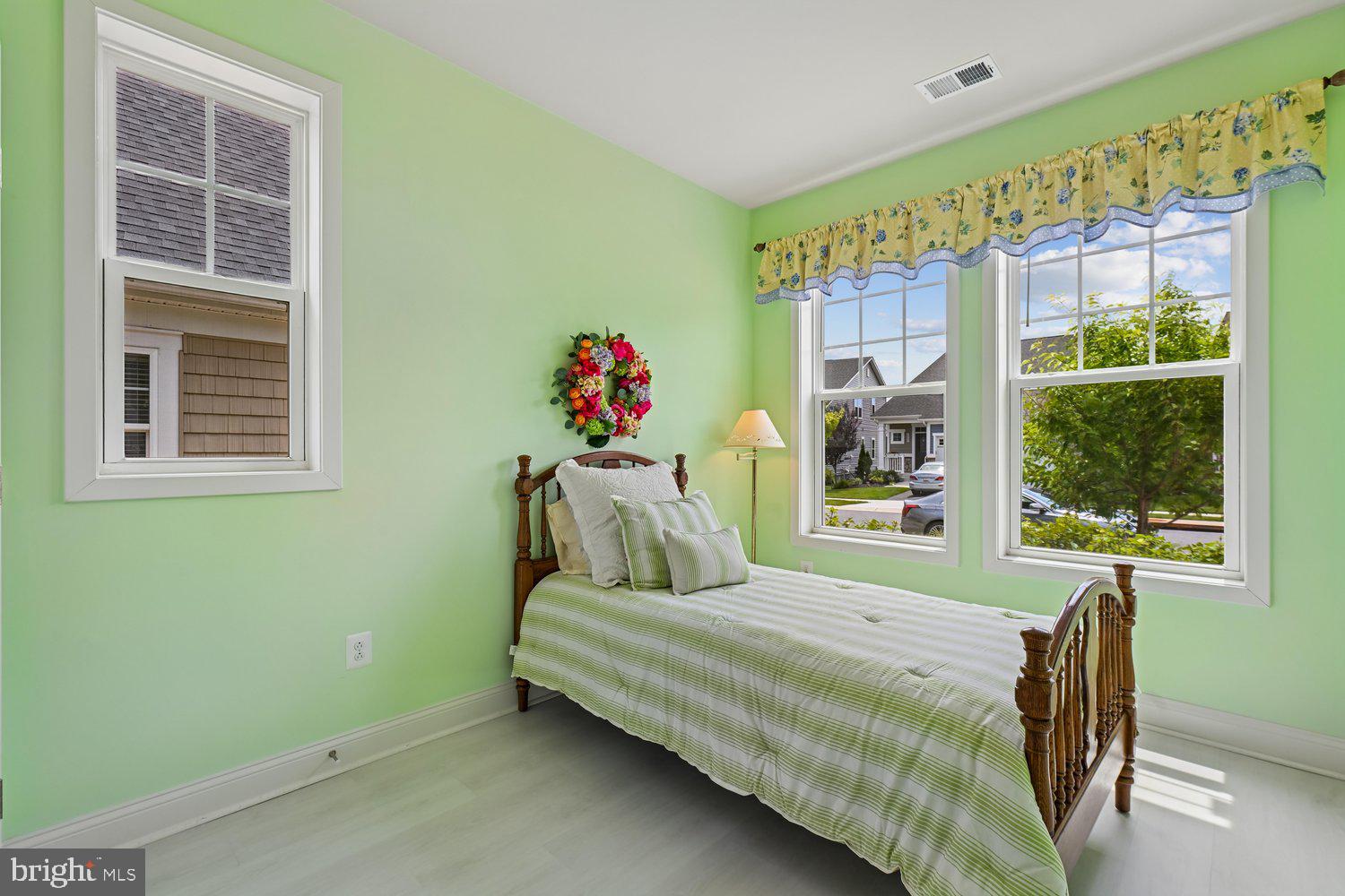 TWO RIVERS - Residential