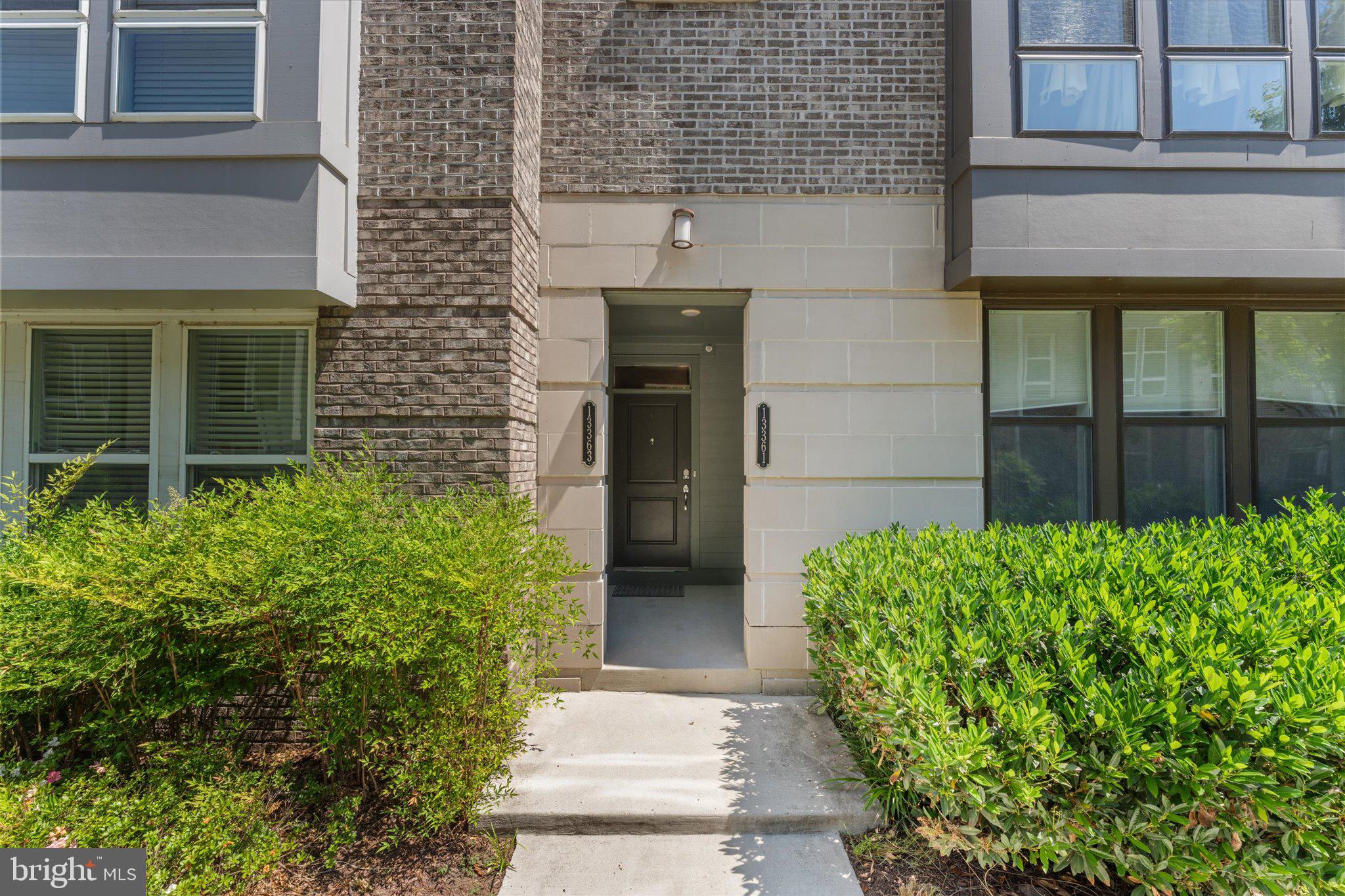 METROPARK AT ARROWBROOK - Residential