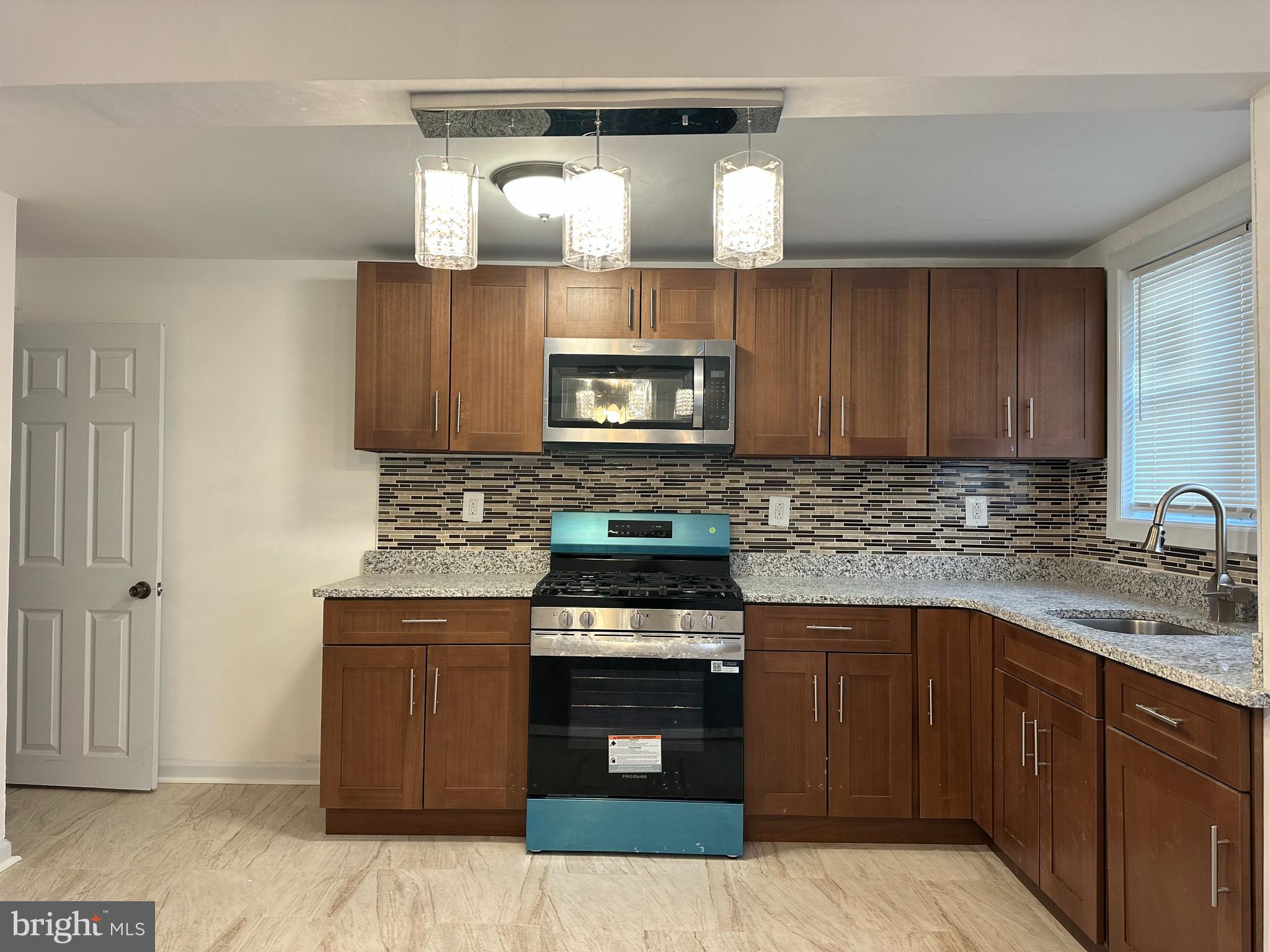 LAWNCREST - Residential