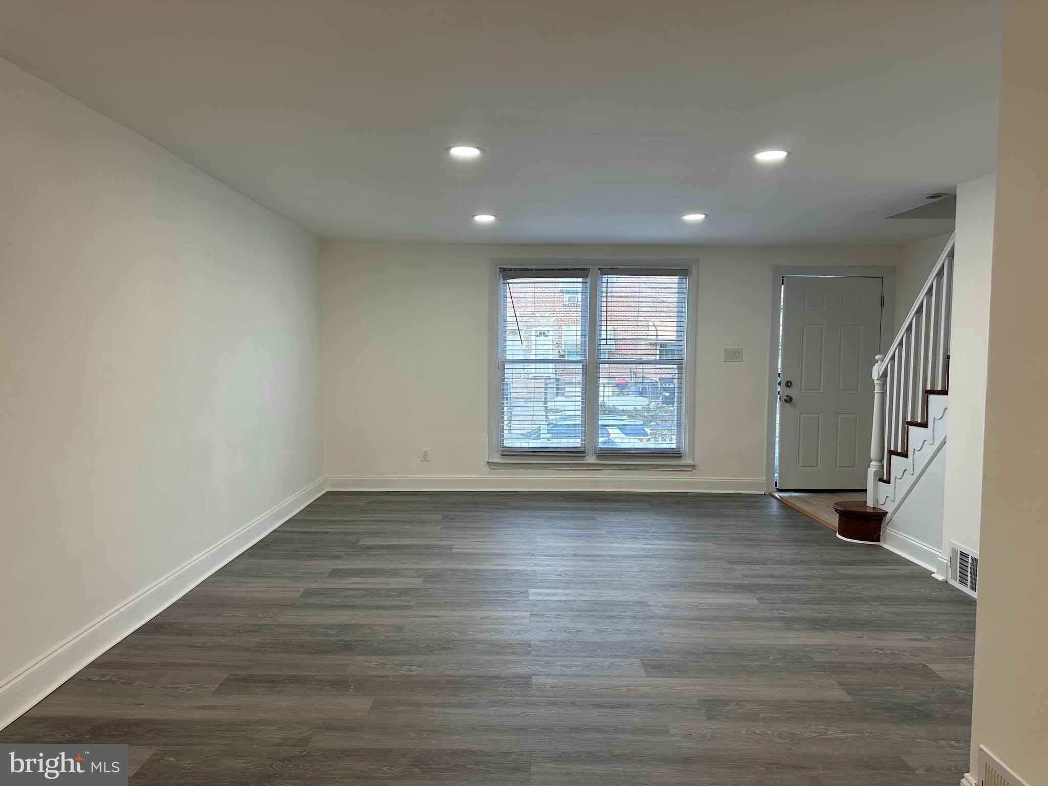 LAWNCREST - Residential