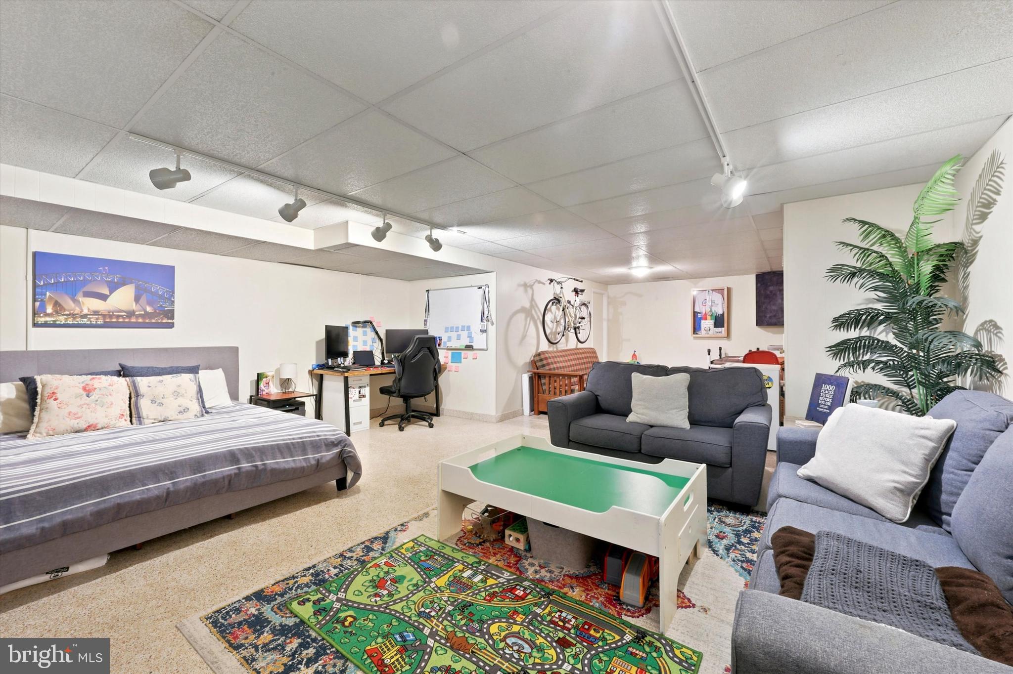 SPRINGHILL FARM - Residential