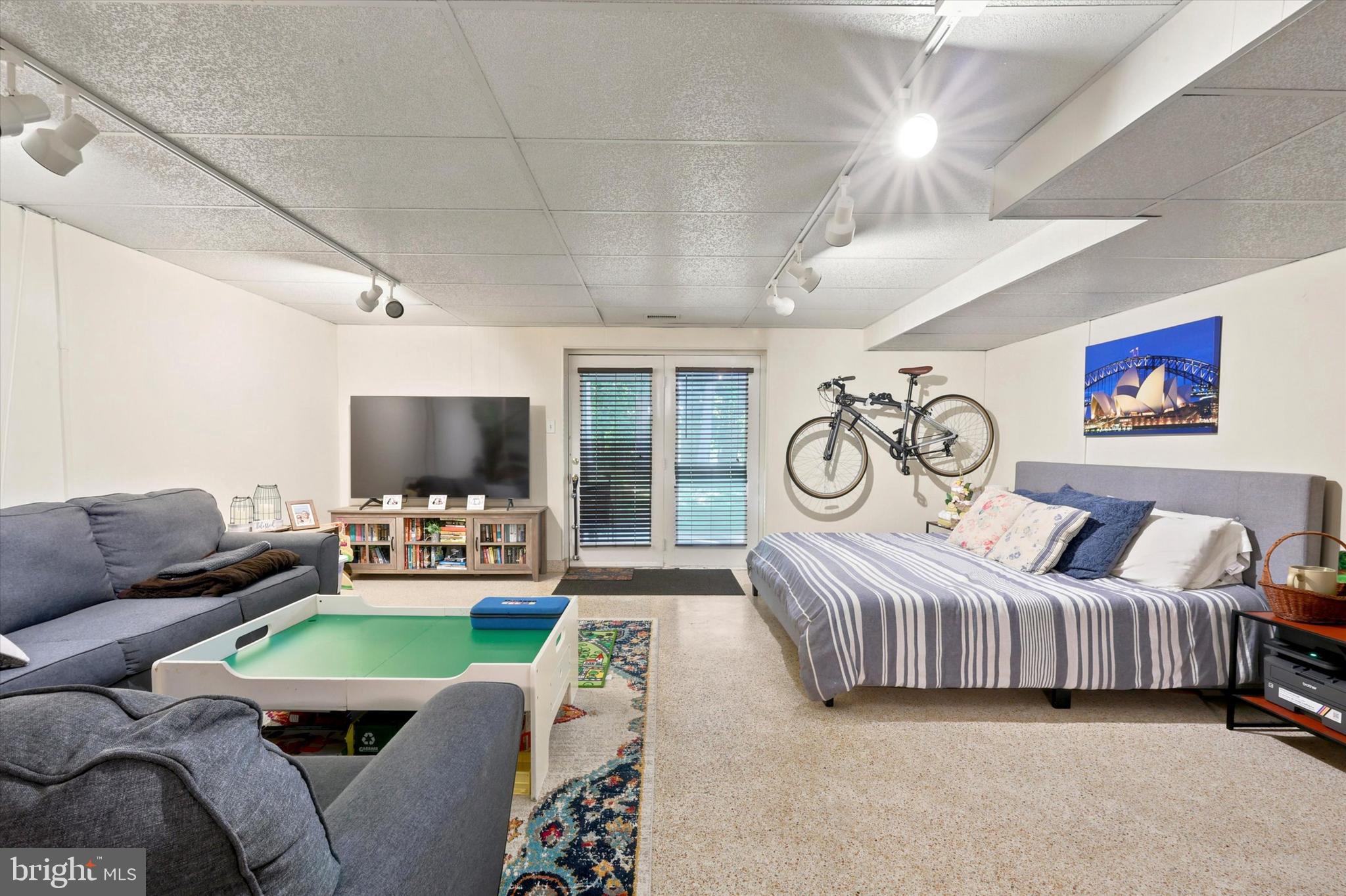 SPRINGHILL FARM - Residential