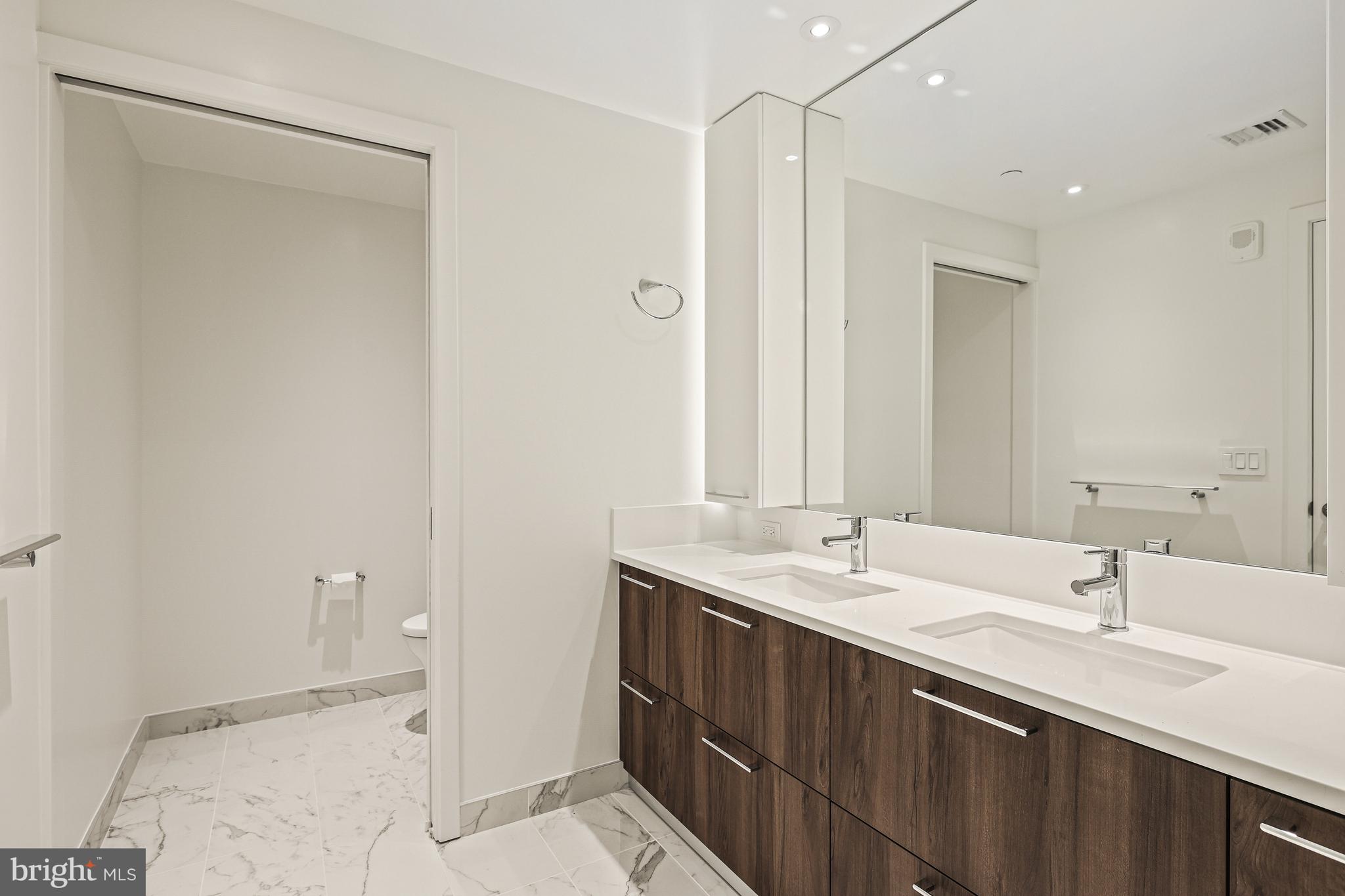 THE VERSE CONDO - Residential
