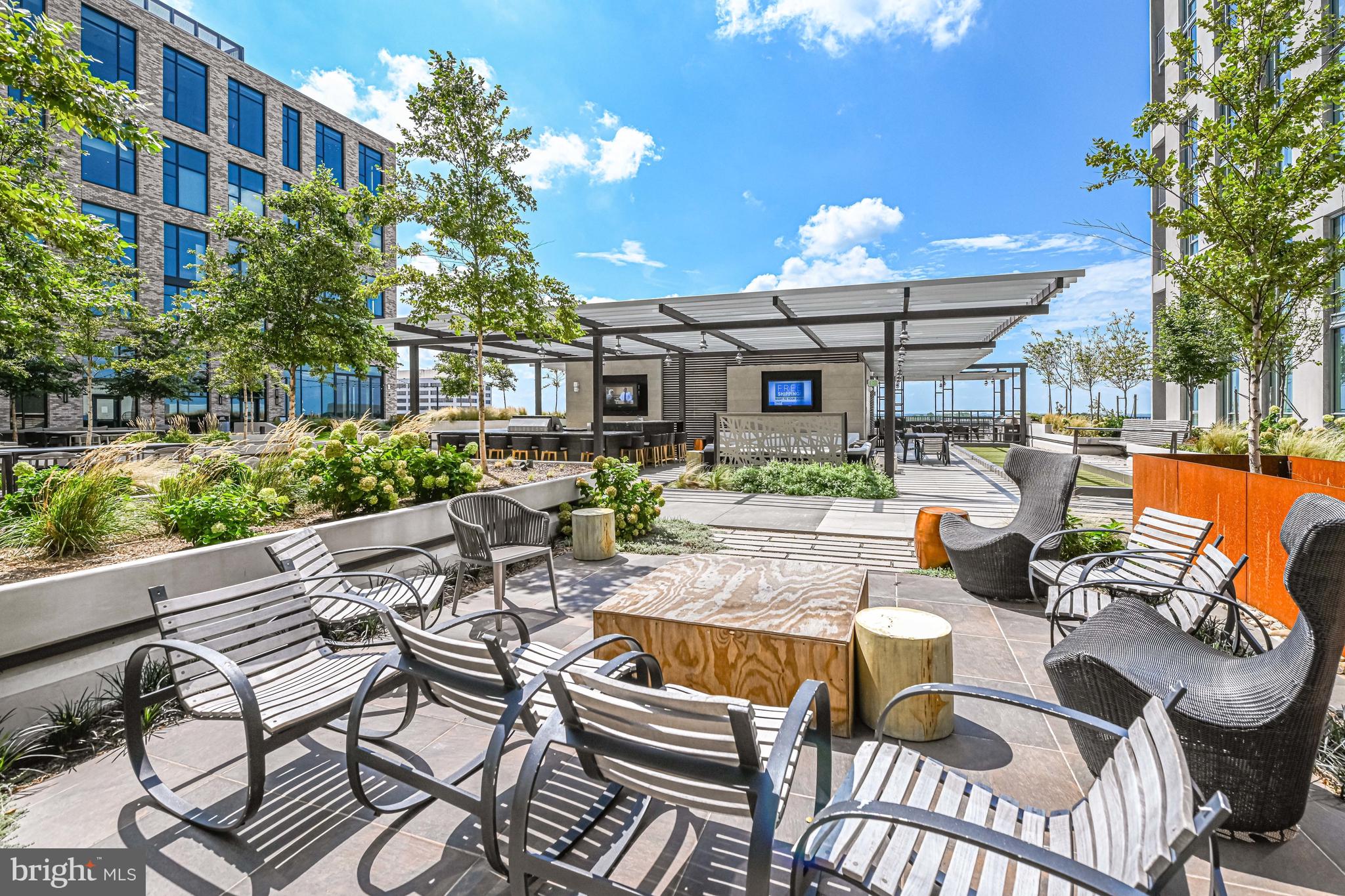THE VERSE CONDO - Residential
