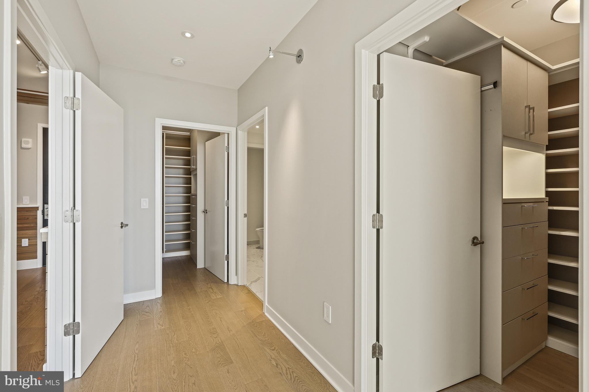 THE VERSE CONDO - Residential