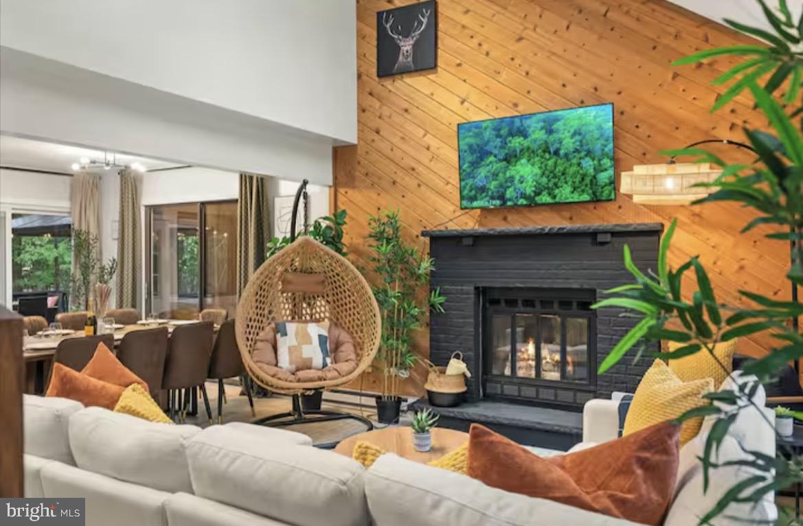 POCONO COUNTRY PLACE - Residential