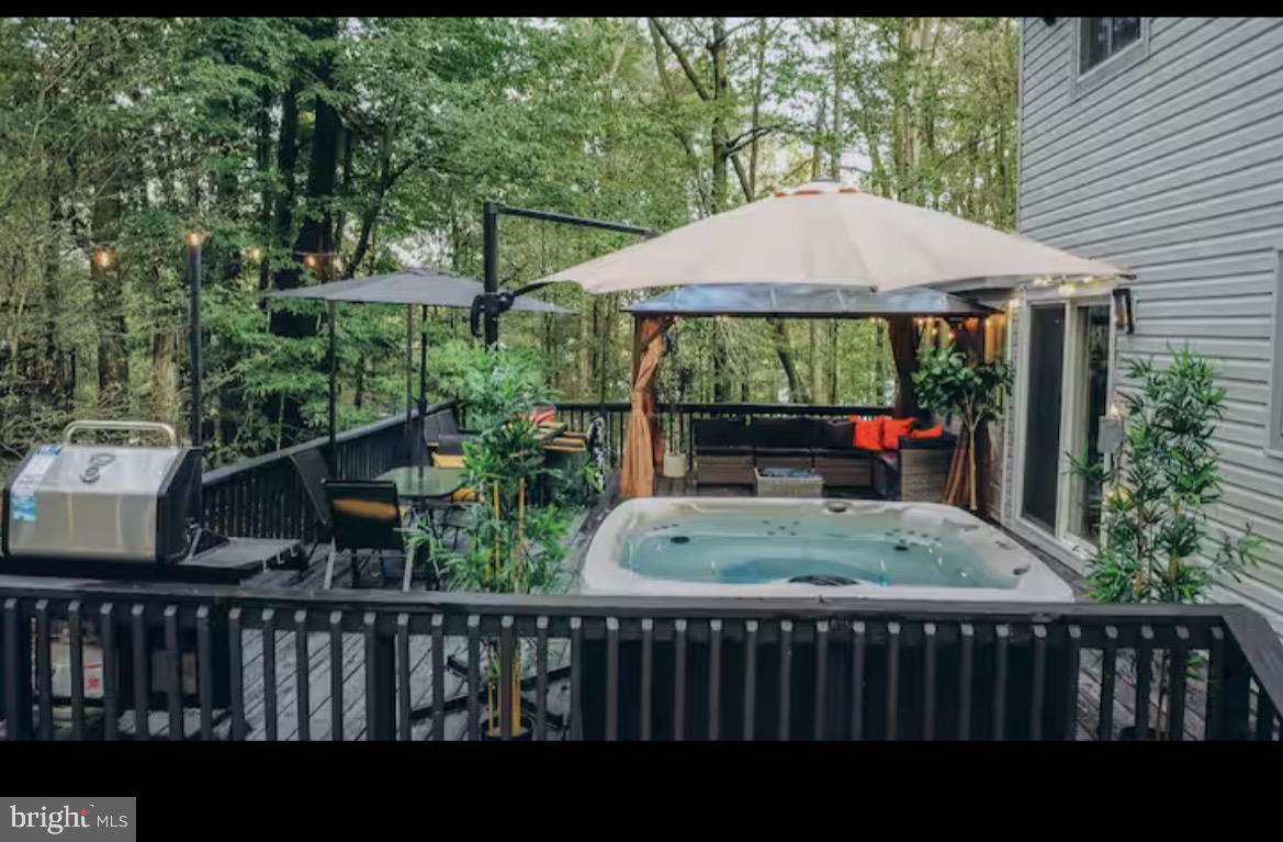POCONO COUNTRY PLACE - Residential