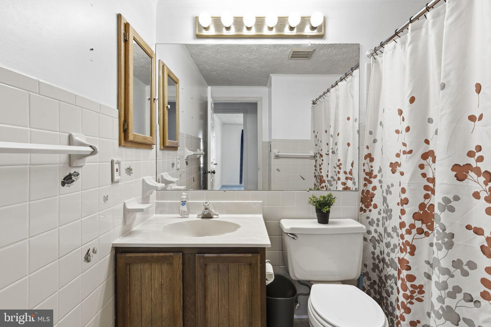 GOLDEN TREE - Residential