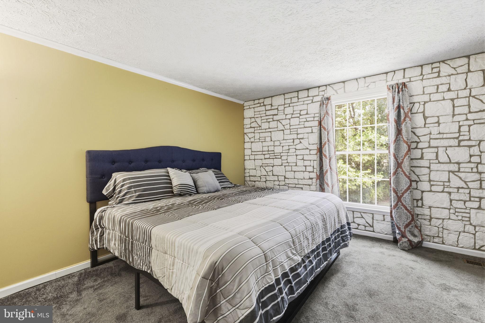 GOLDEN TREE - Residential