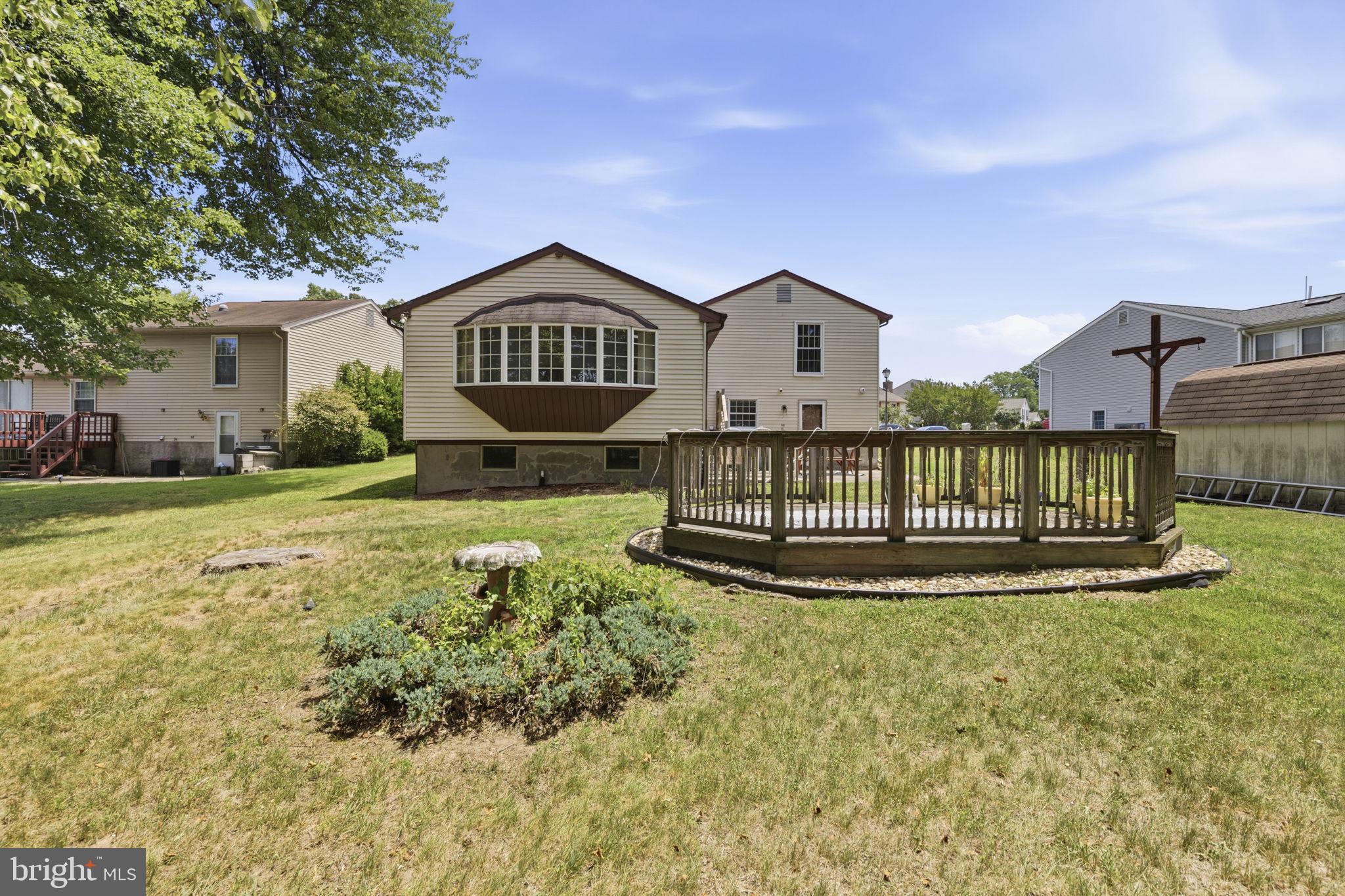 GOLDEN TREE - Residential